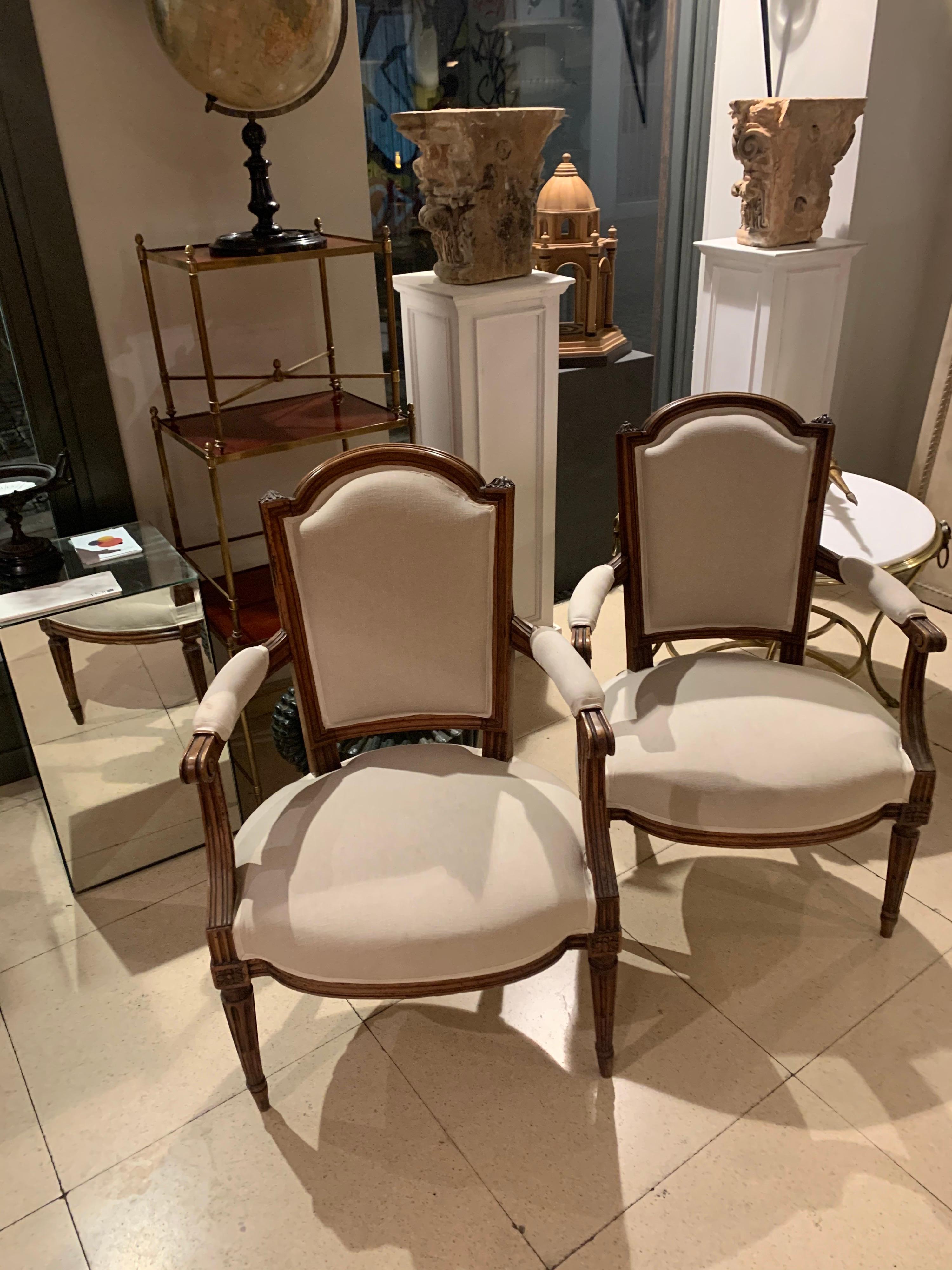 Coppia di Fauteuils o poltrone francesi Luigi XVI del XVIII secolo in vendita 9