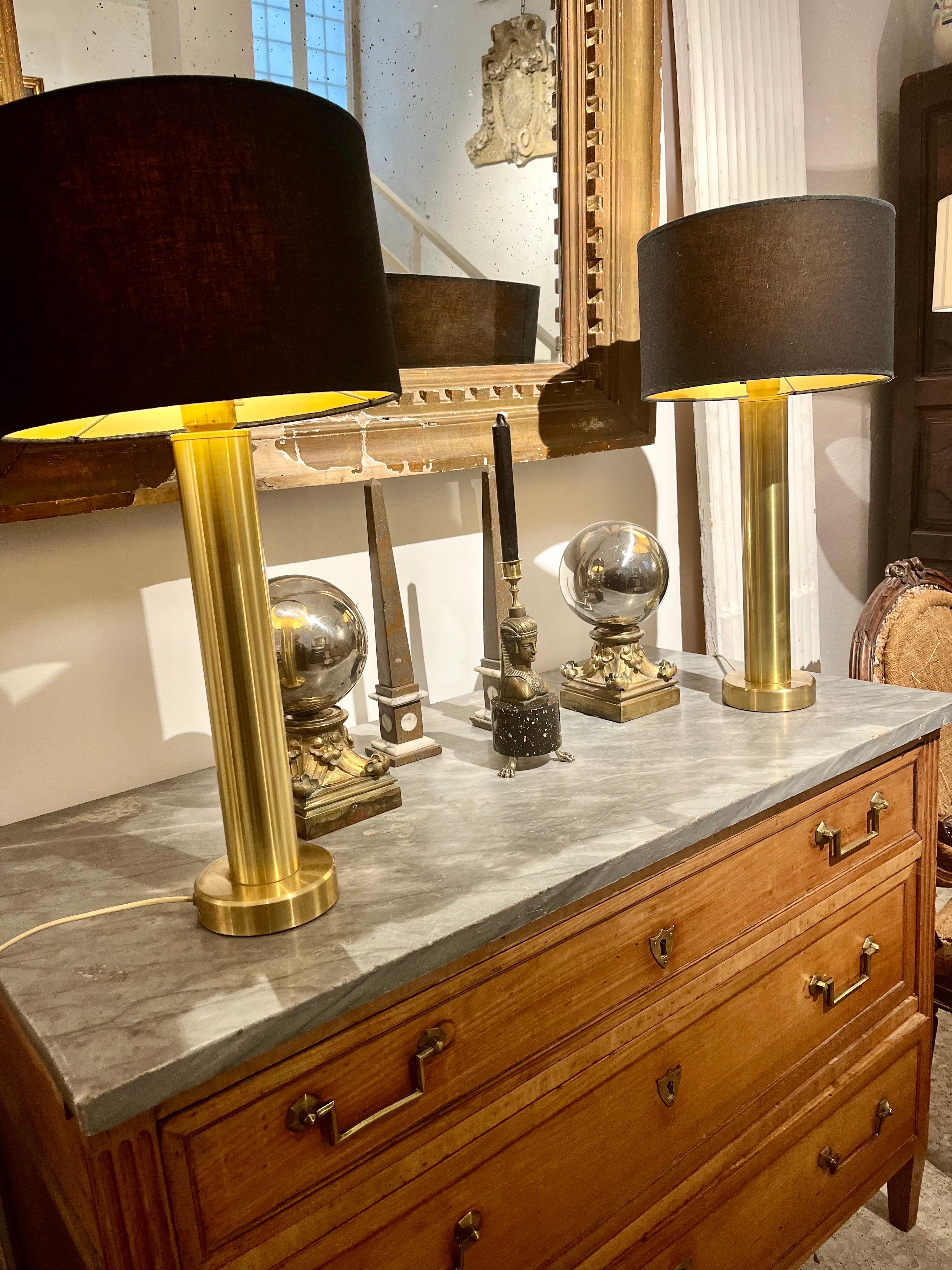 Paire de lampes de bureau suédoises en laiton par K. Belysning, 1970 en vente 6
