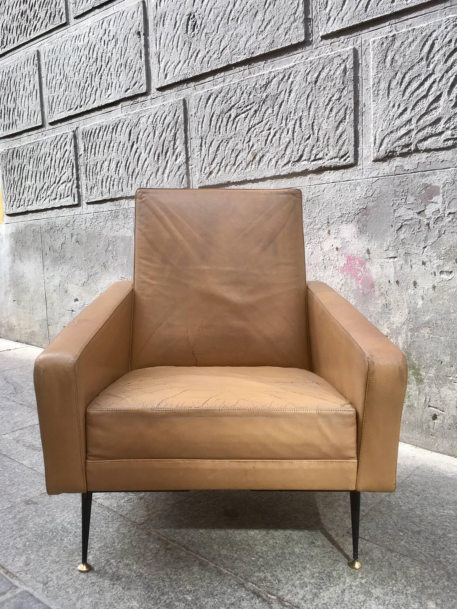 Pair of Italian Leather Armchairs In Good Condition In Madrid, ES