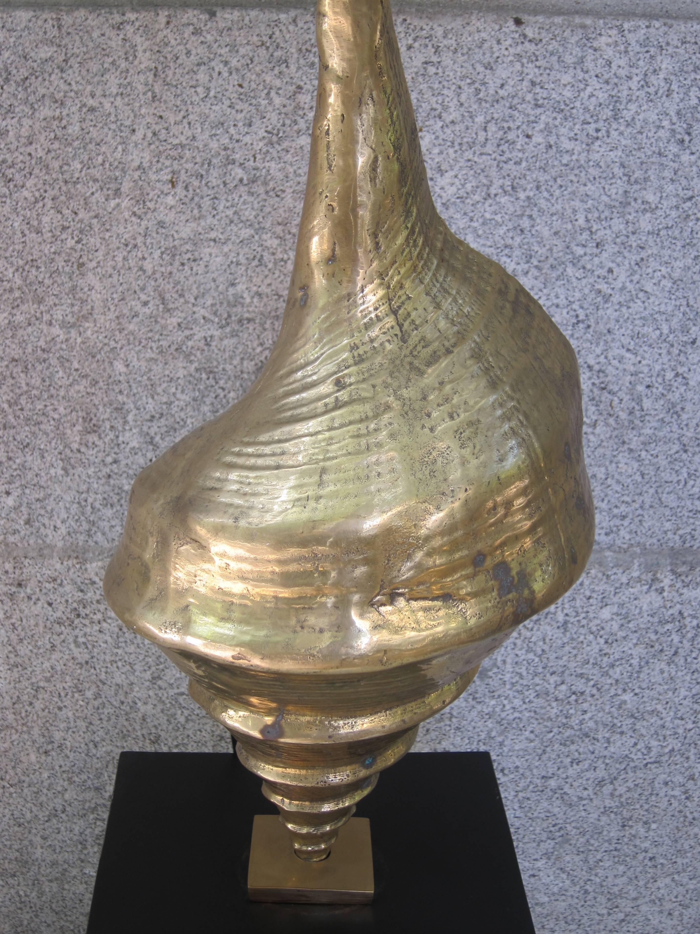 Impressive Brass Shell Lamp in the Style of Maison Charles, France 1960 For Sale 3