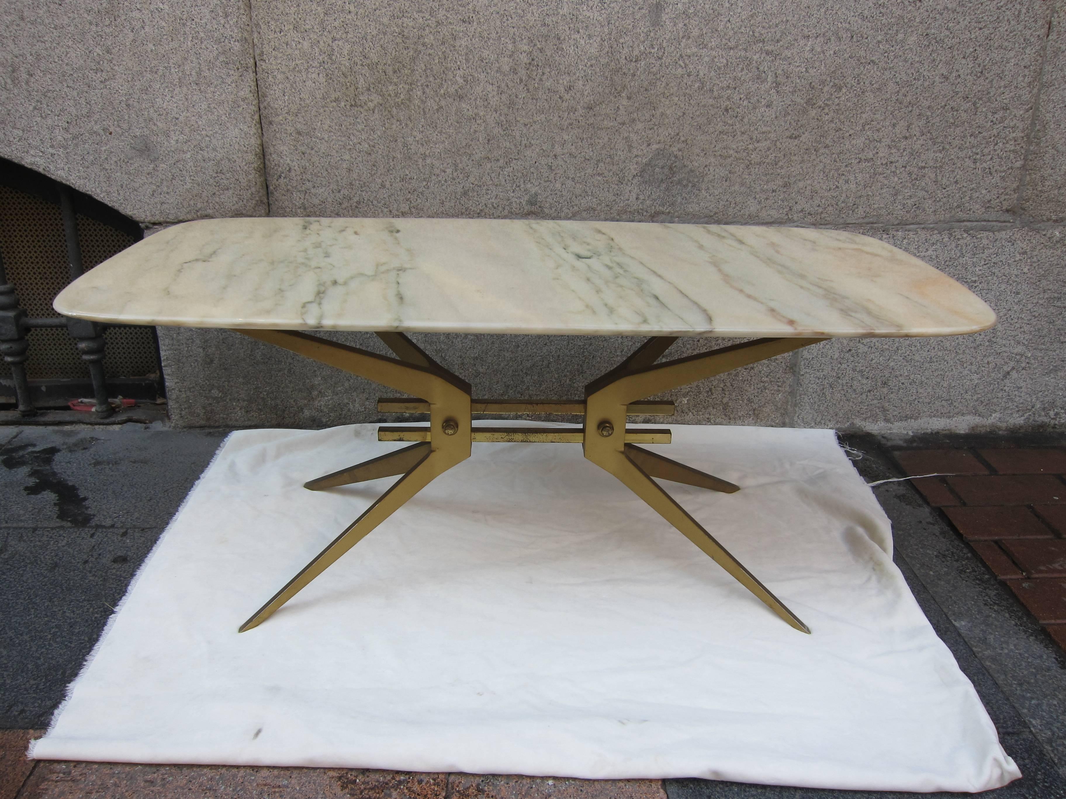Cesare Lacca Gilded Brass and Marble Top Coffee Table, Italy, 1950 For Sale 4