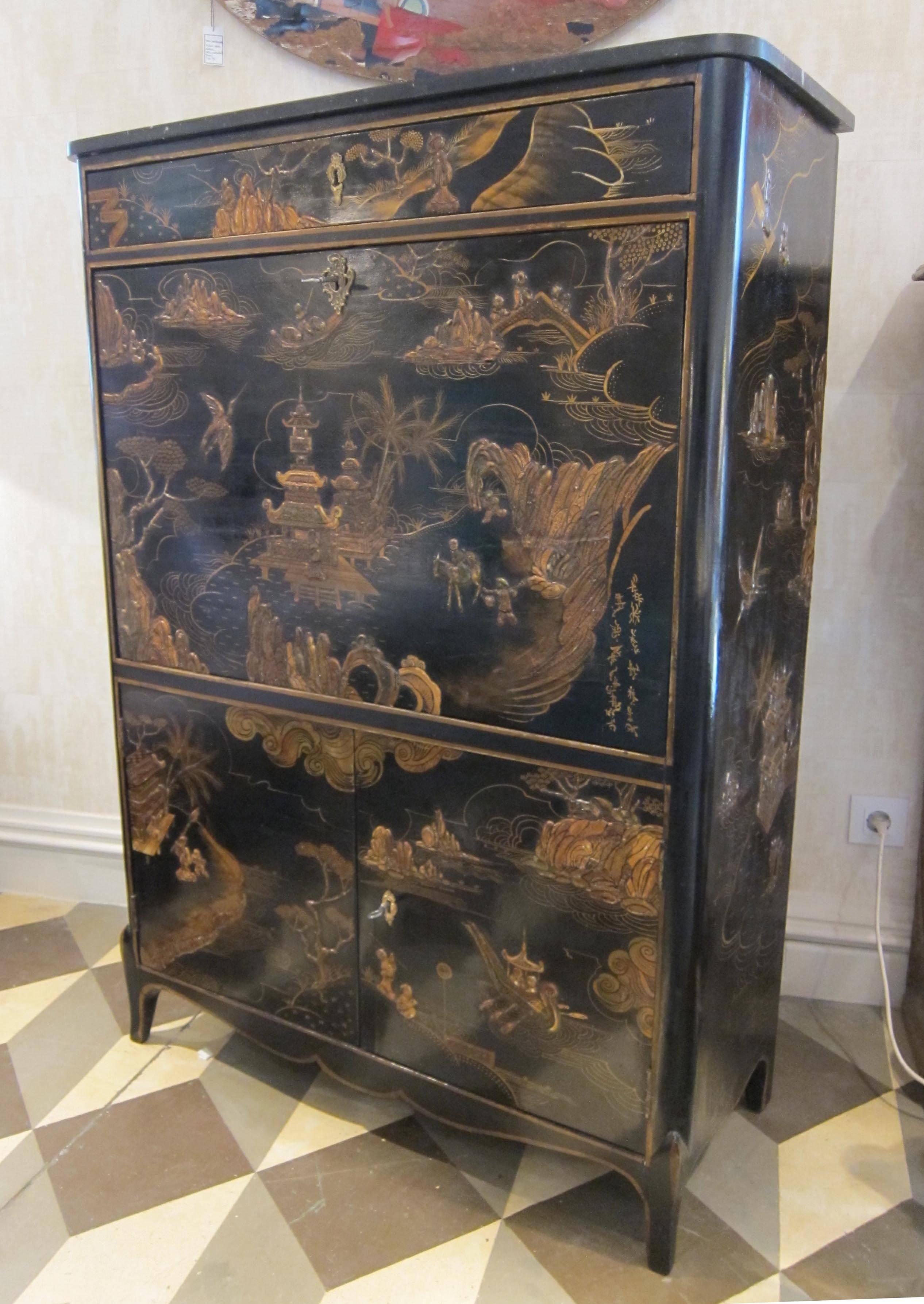 Mahogany and Lacquered Cabinet, France, circa 1800 In Good Condition For Sale In Madrid, ES