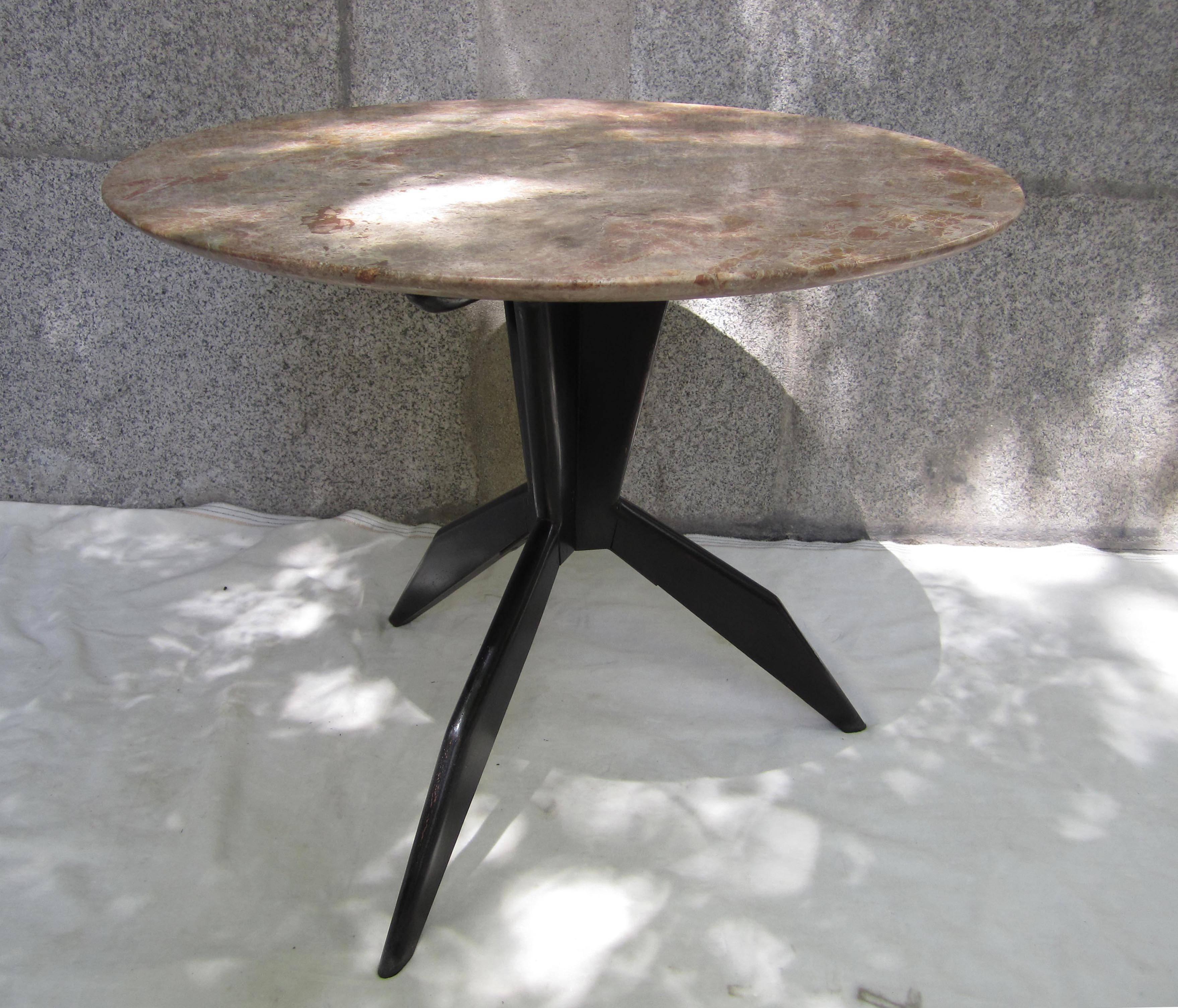 Marble and Ebonished Wood Round Table, France, 1960 In Good Condition For Sale In Madrid, ES