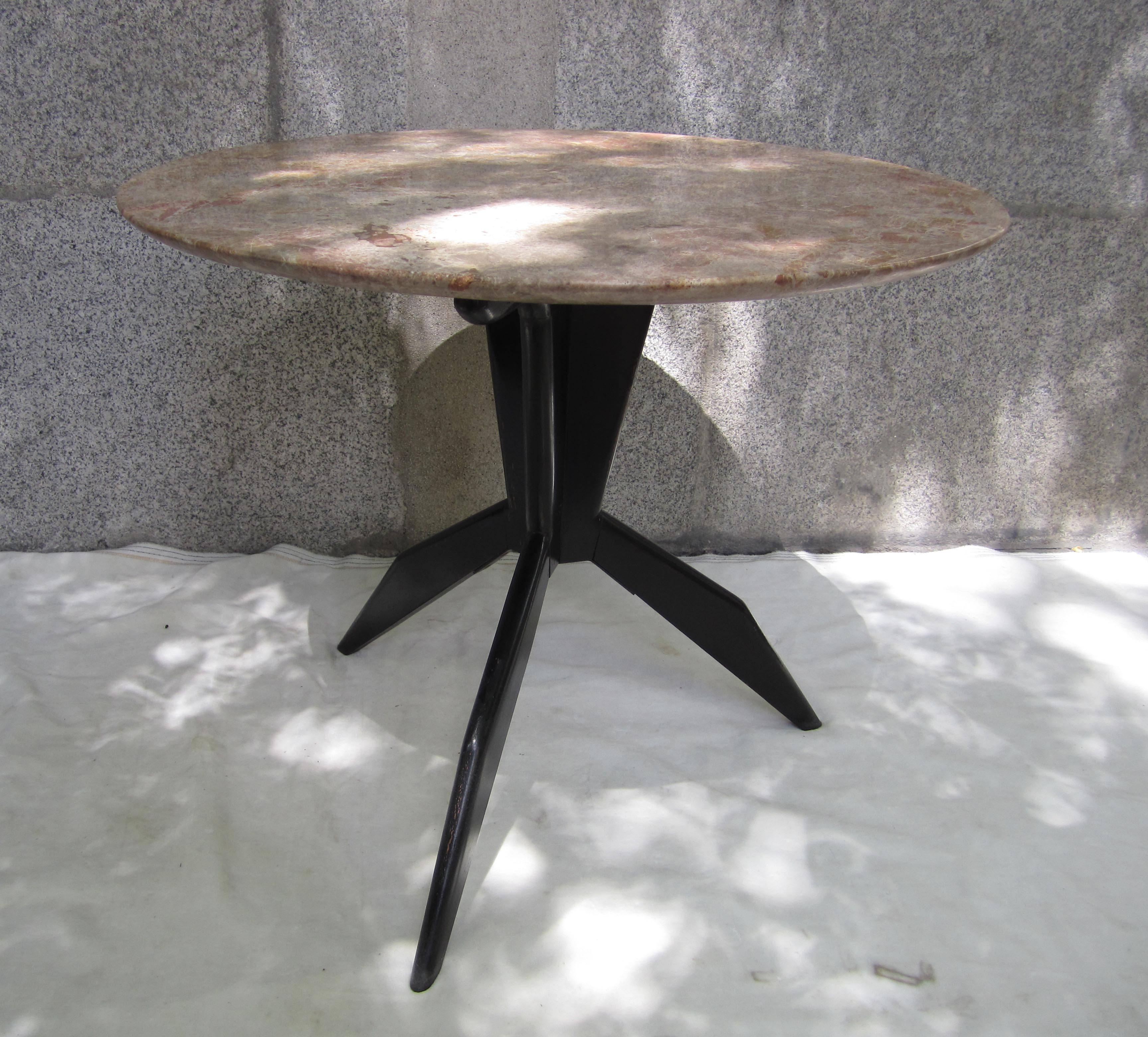 Marble and Ebonished Wood Round Table, France, 1960 For Sale 1