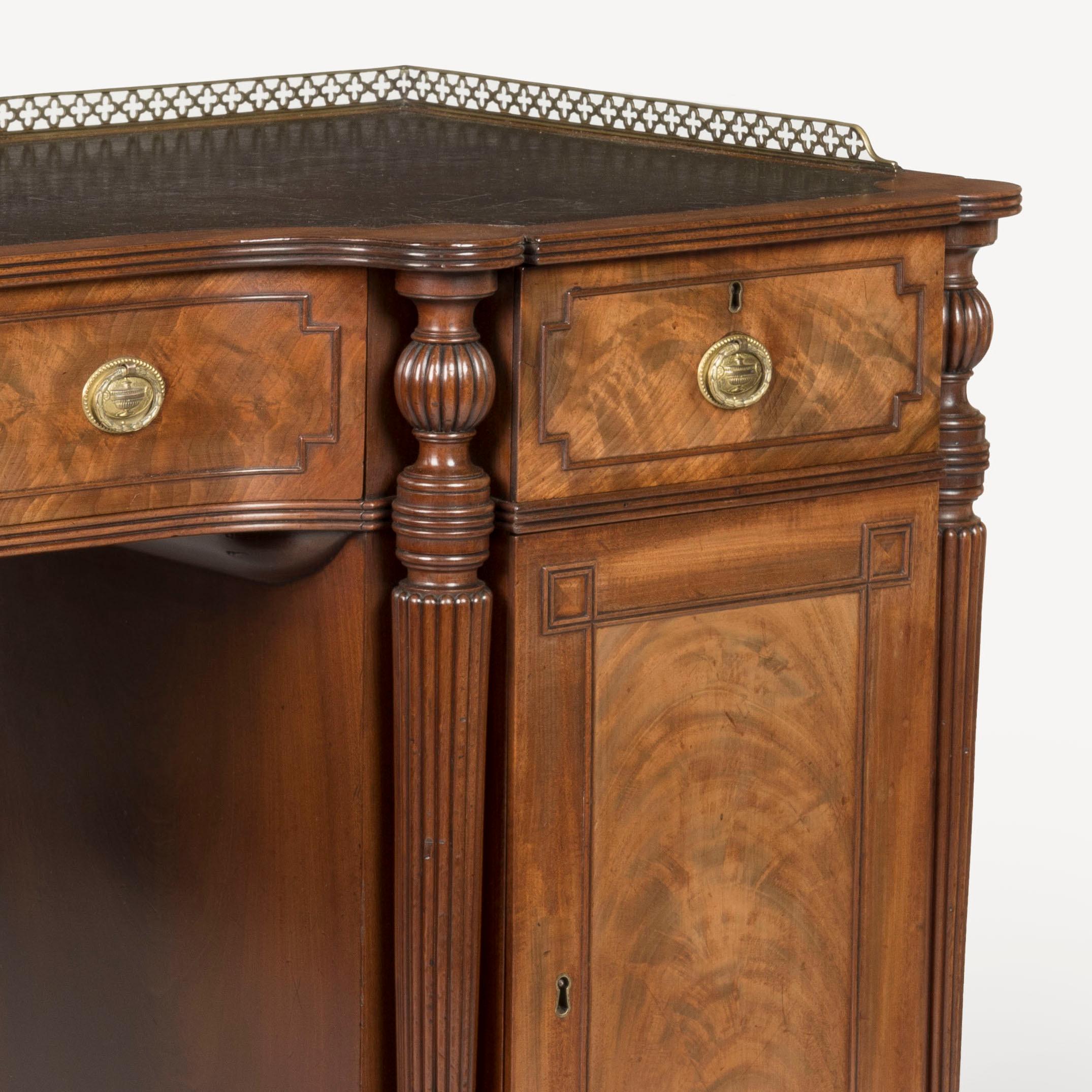 19th Century English Regency Mahogany Pedestal Desk attributed to Gillows For Sale 2
