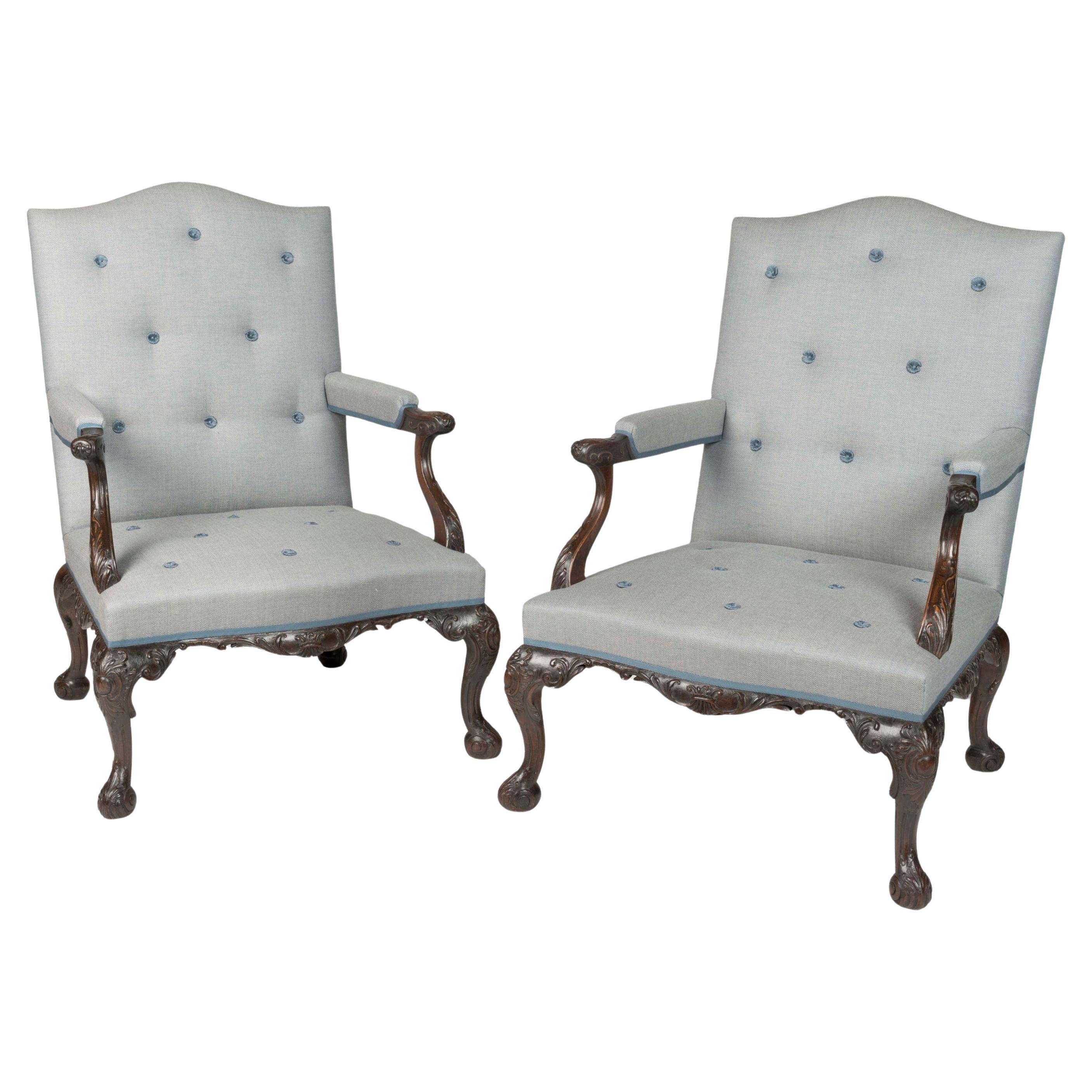 Paire de chaises Gainsborough anglaises de style George II de la fin du 19e siècle
