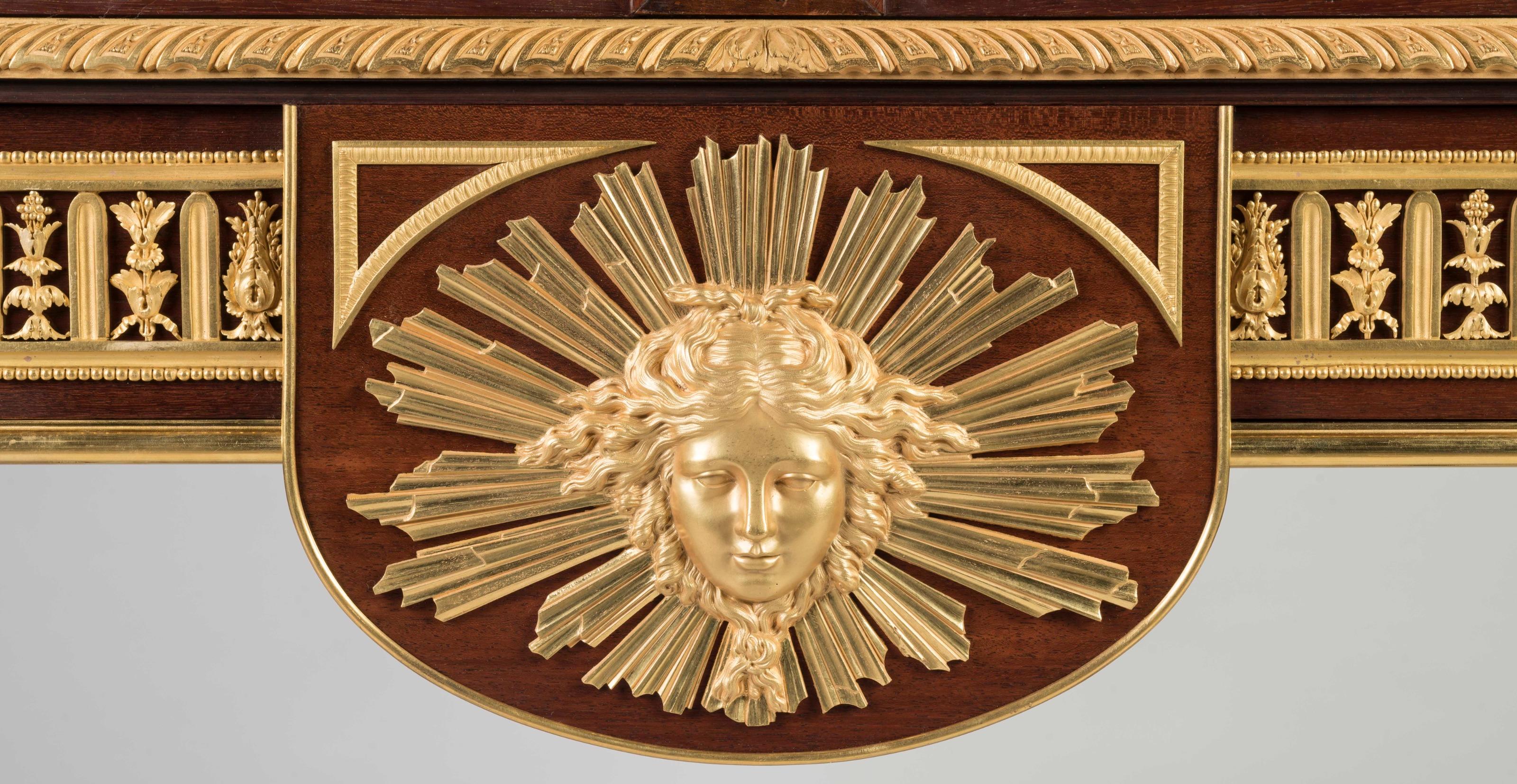 Armario francés del siglo XIX estilo Luis XVI de Henry Dasson con Venus y Eneas en venta 2