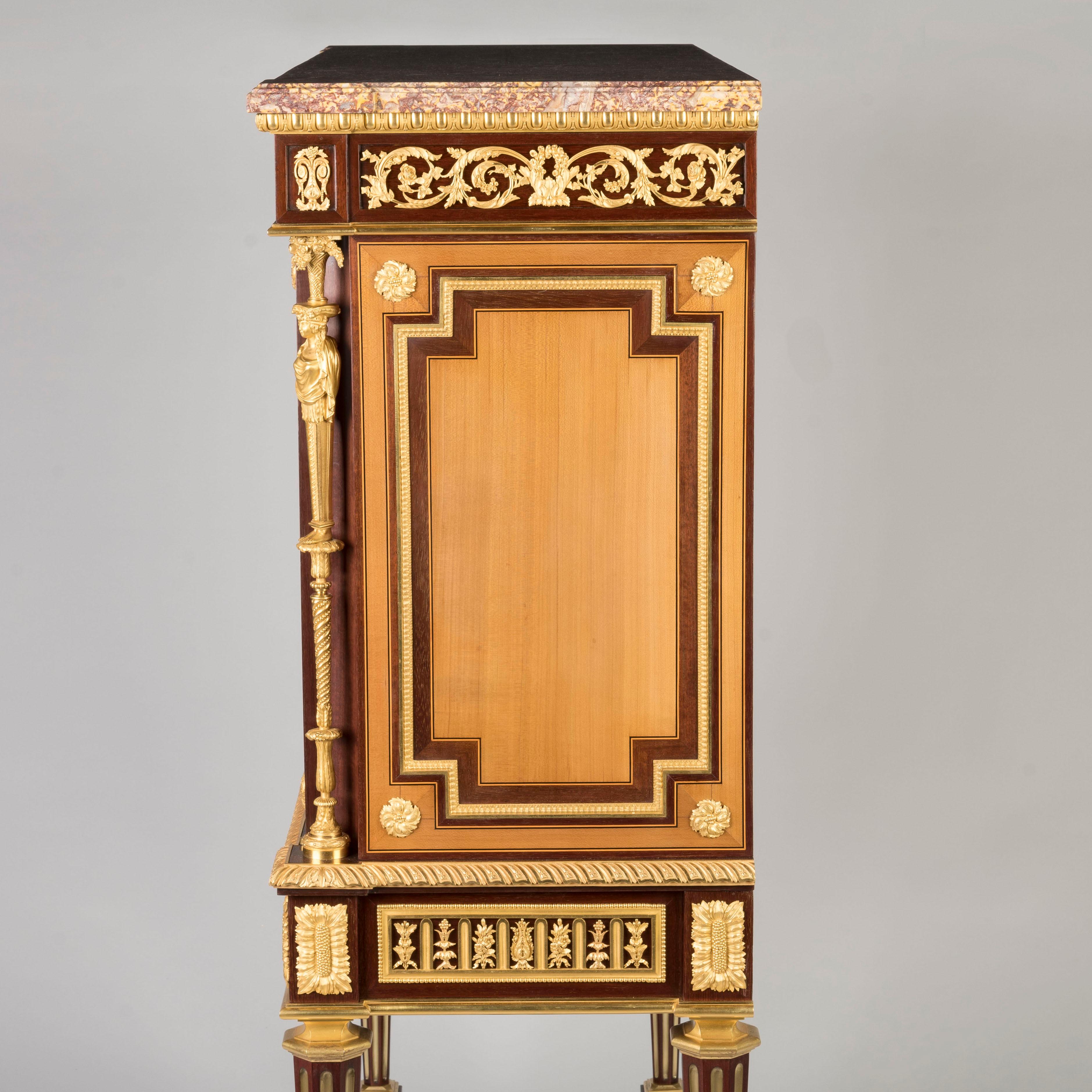 Armario francés del siglo XIX estilo Luis XVI de Henry Dasson con Venus y Eneas en venta 7