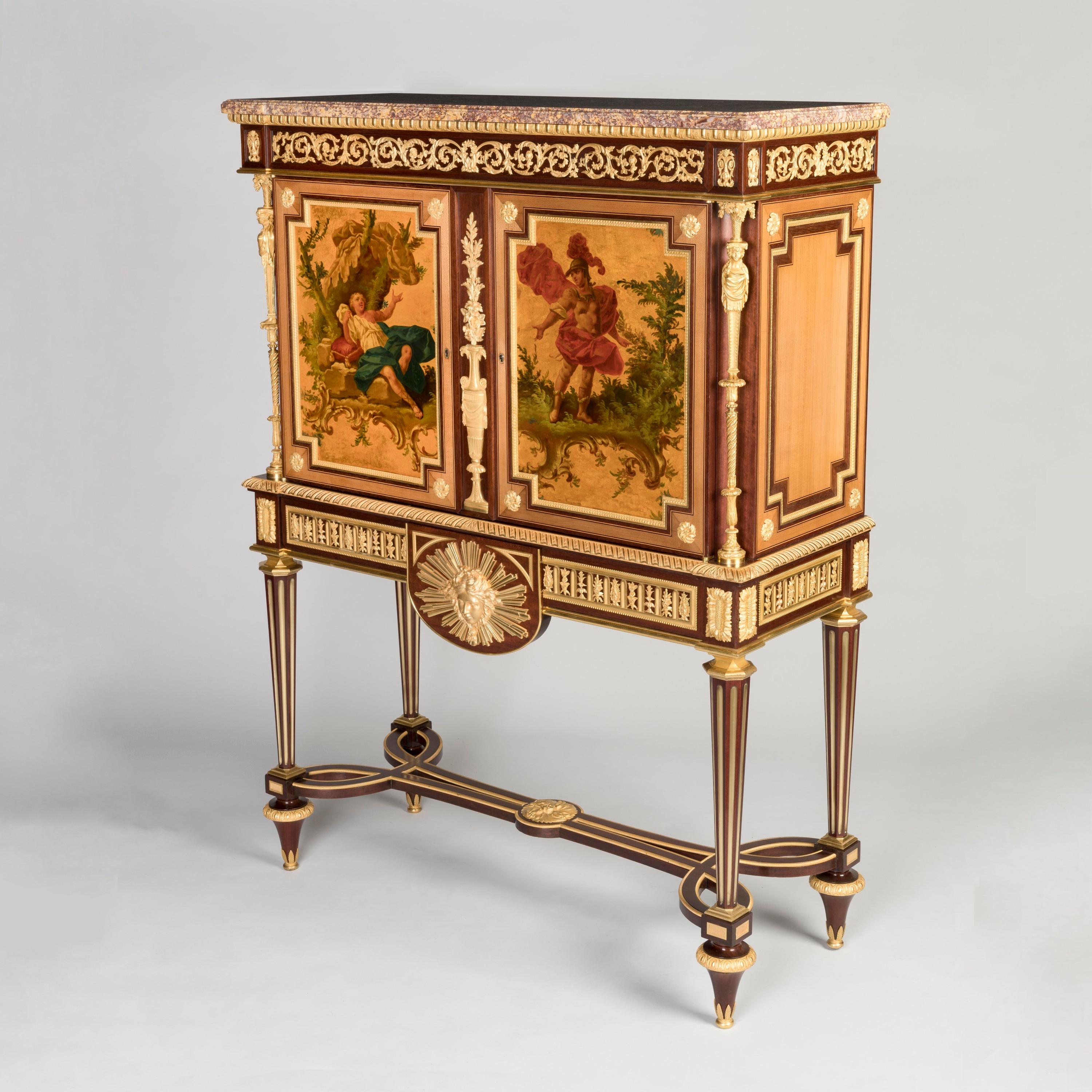 Un excepcional mueble Vernis Martin de pie
Al estilo Luis XVI
Por Henry Dasson


Rematado por su tapa original de mármol Brocatelle d'Espagne de doble moldeado y construido en madera de citronnier, caoba, realzado con listones de boj y aderezado con