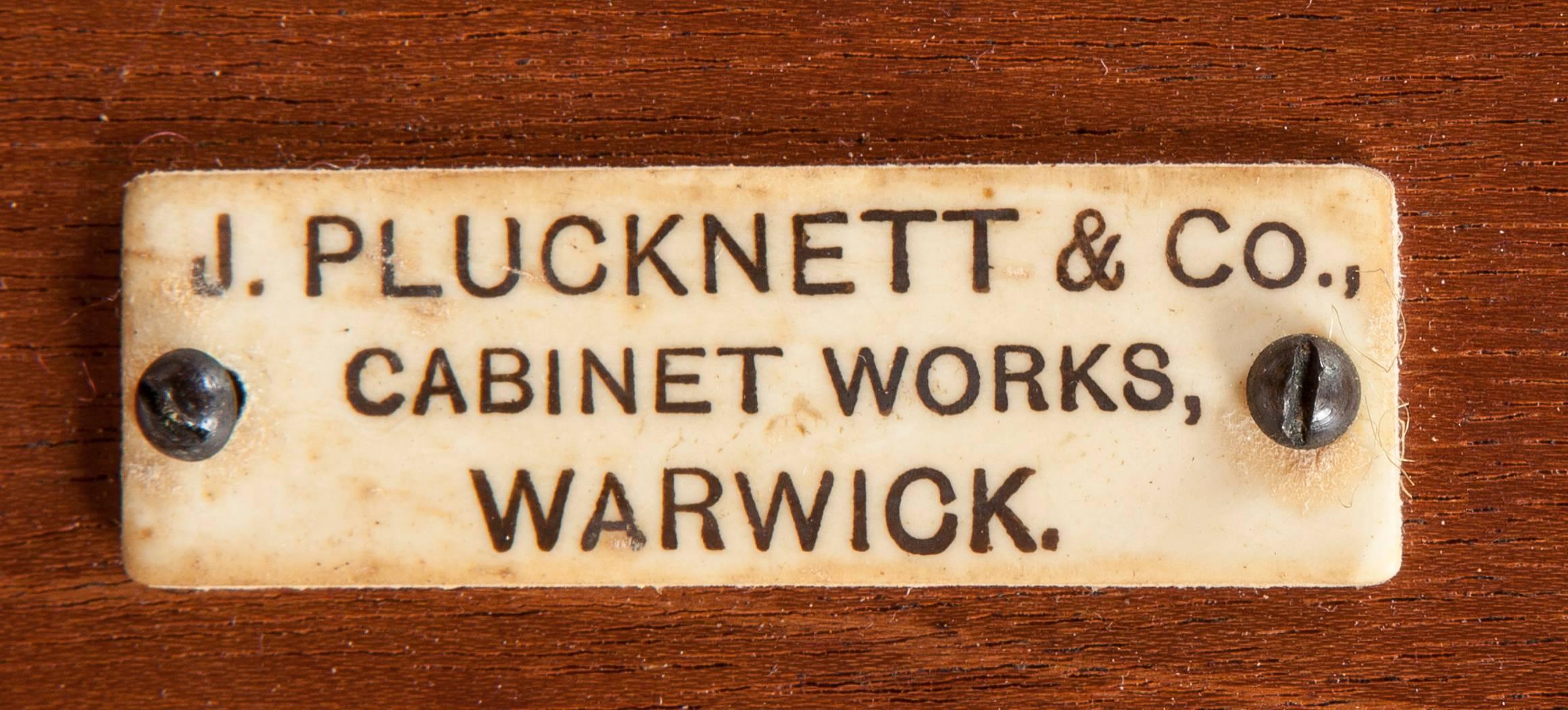 Sculpté Table centrale anglaise en bois de citronnier et marqueterie de James Plucknett de Warwick en vente