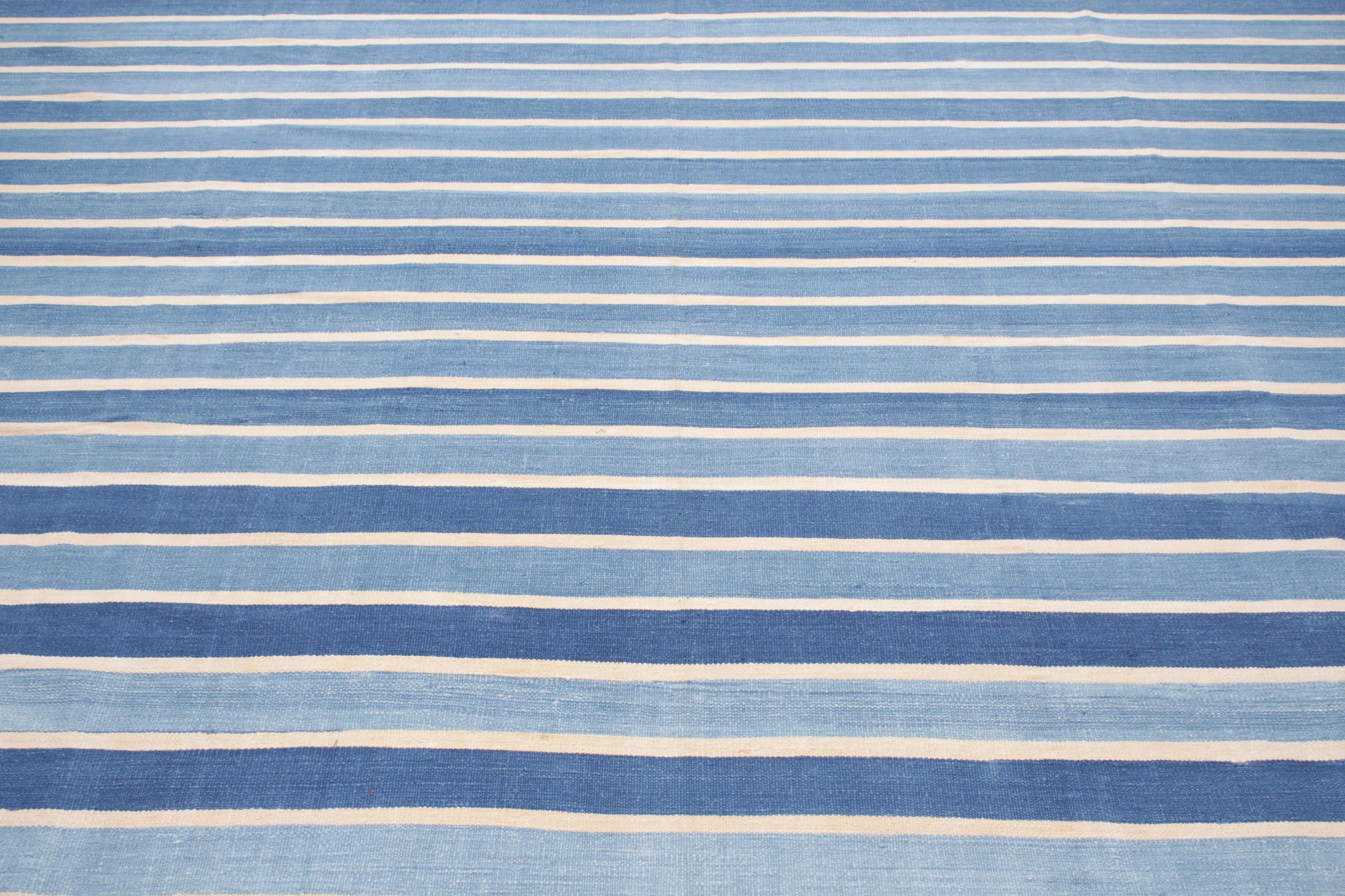 Agra Antico Dhurrie indiano in cotone a righe in due tonalità di blu indaco in vendita