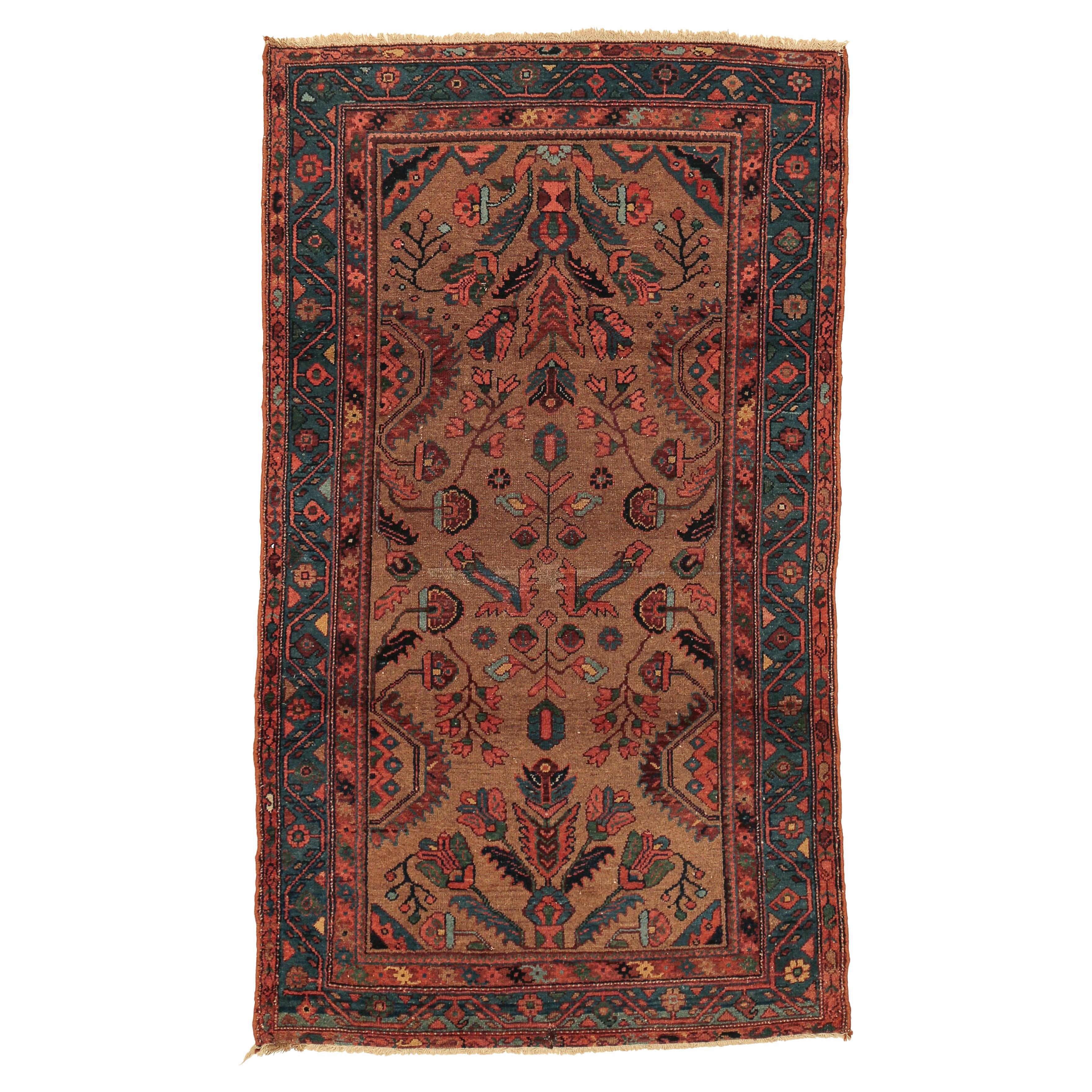 Ancien tapis Hamadan en poils de chameau à motif botanique en vente