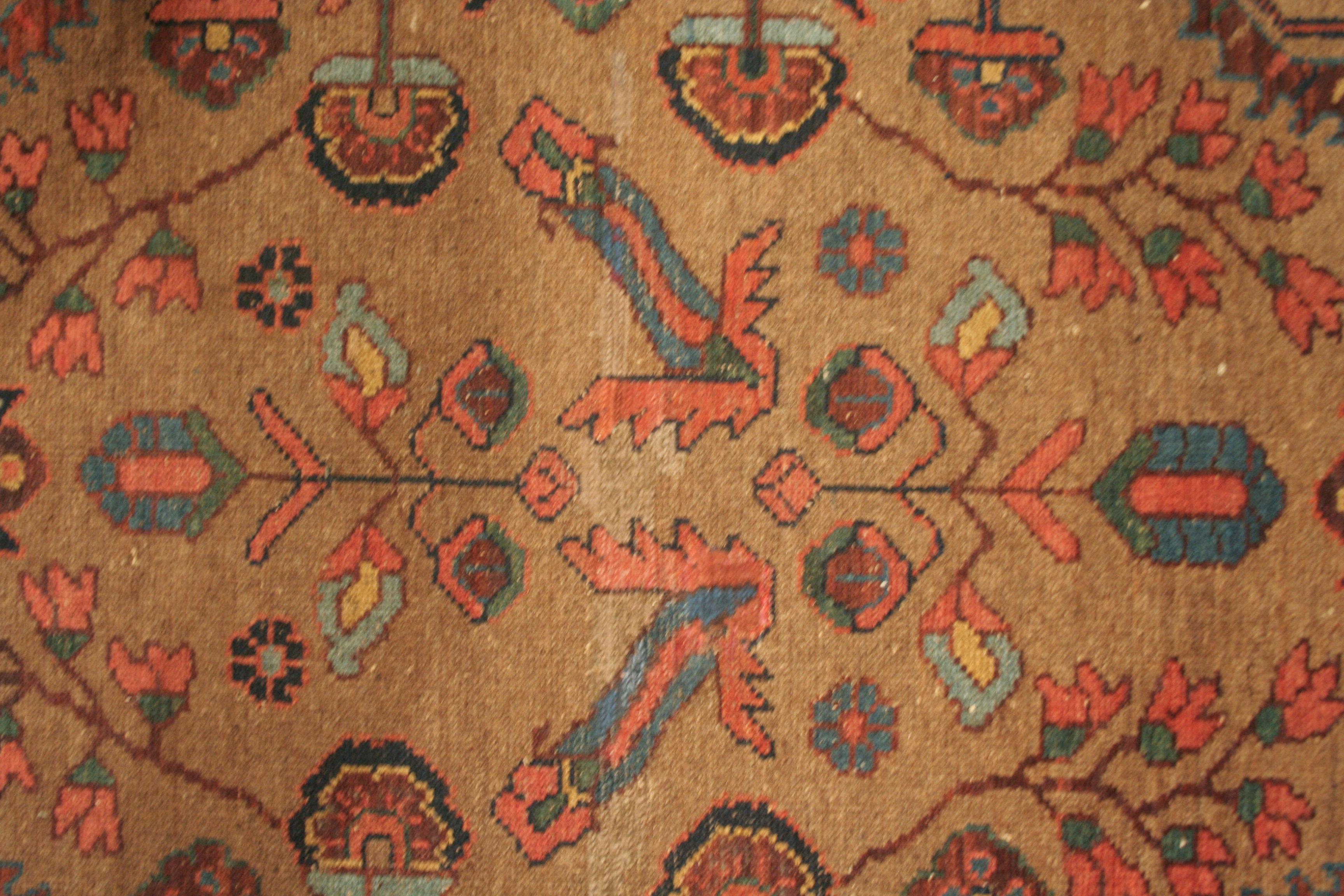 Azerbaïdjanais Ancien tapis Hamadan en poils de chameau à motif botanique en vente