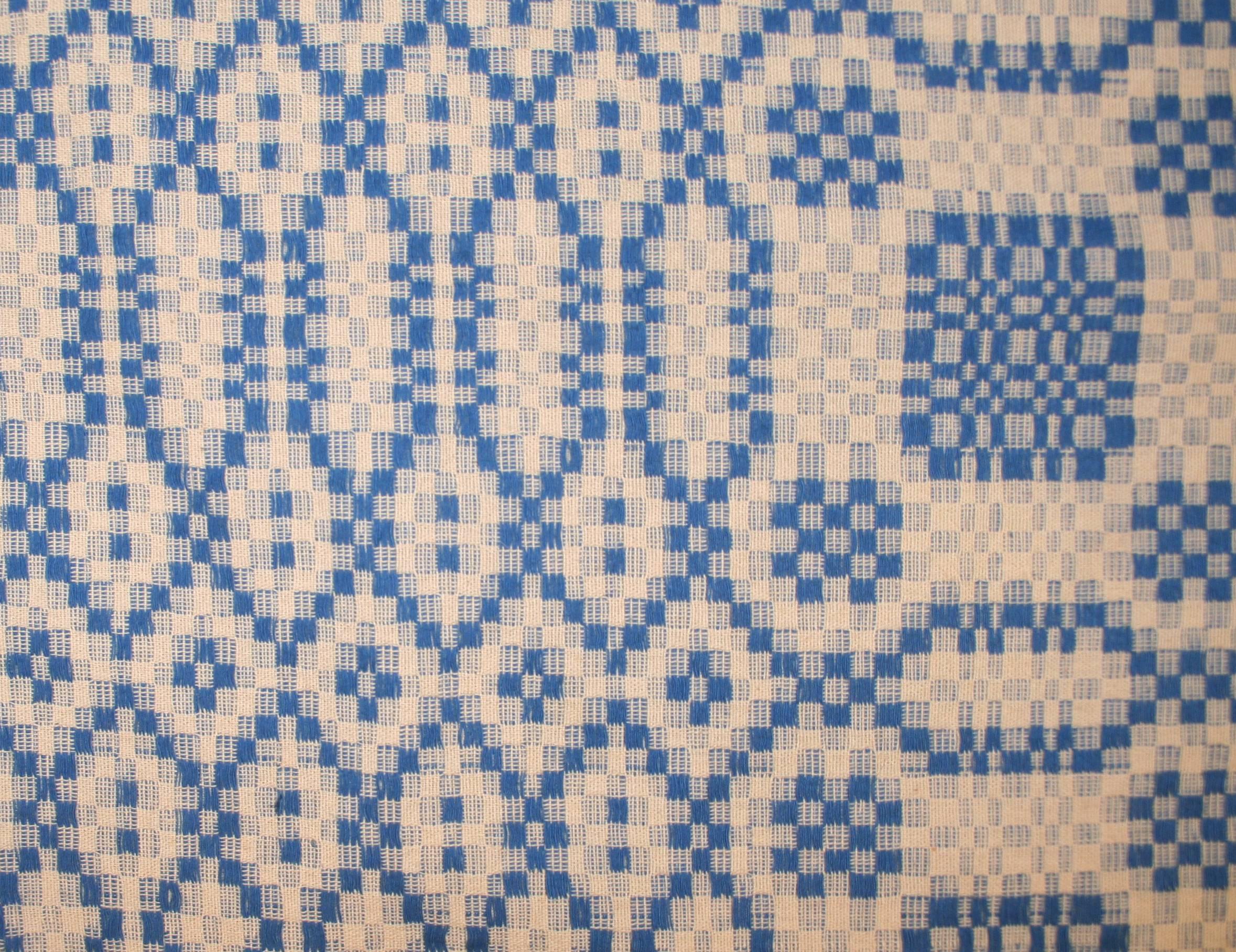 Mid-20th Century Fine Antique Ivory and Blue American Coverlet Rug For Sale
