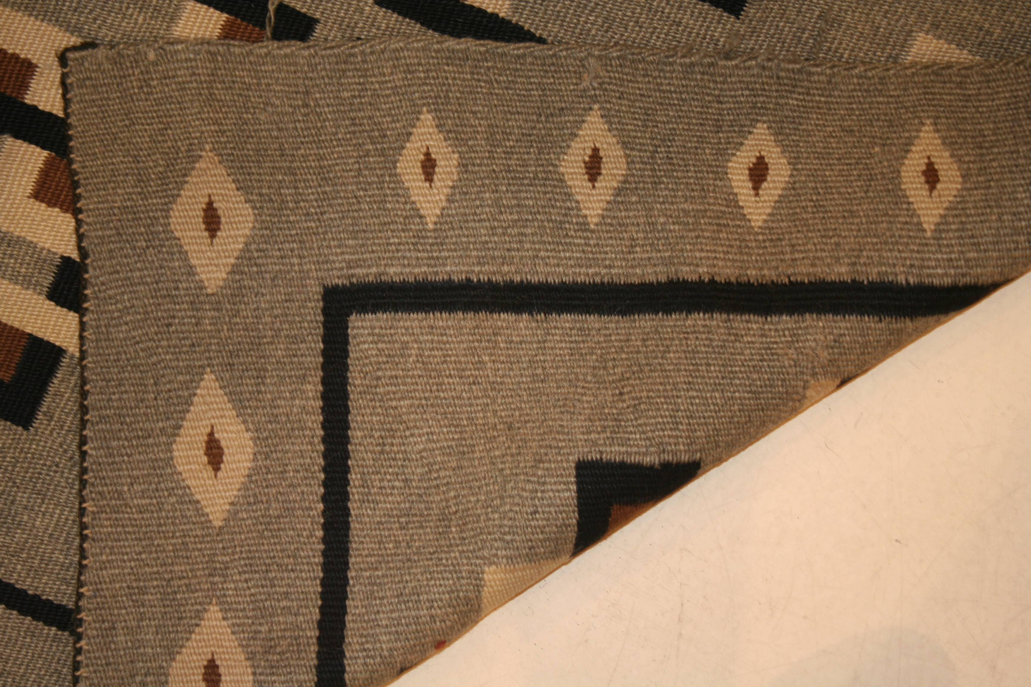 Antiker Navajo Regional-Teppich im Zustand „Hervorragend“ im Angebot in Milan, IT