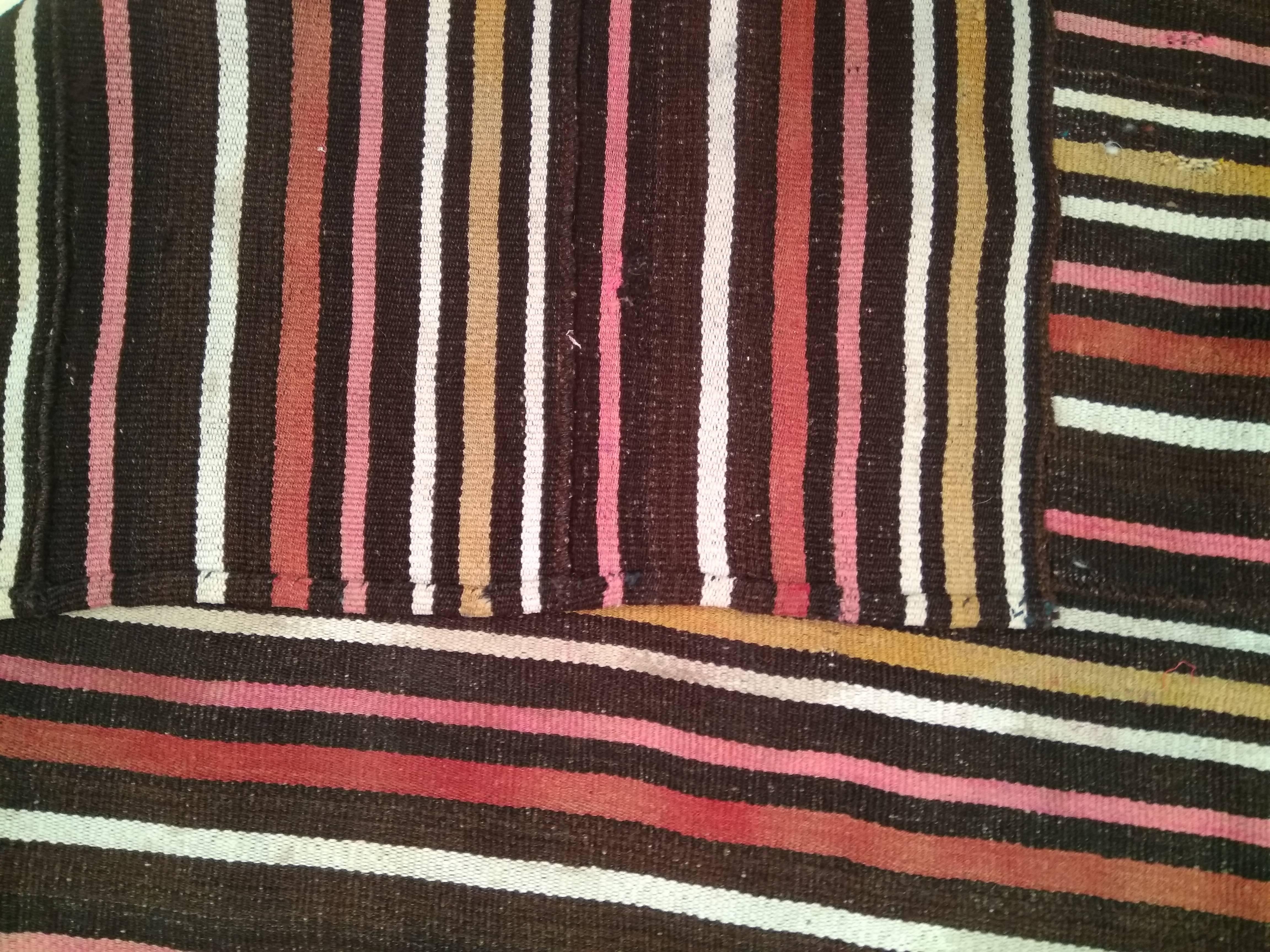 Vintage Central Anatolian Kilim Rug In Excellent Condition For Sale In Milan, IT
