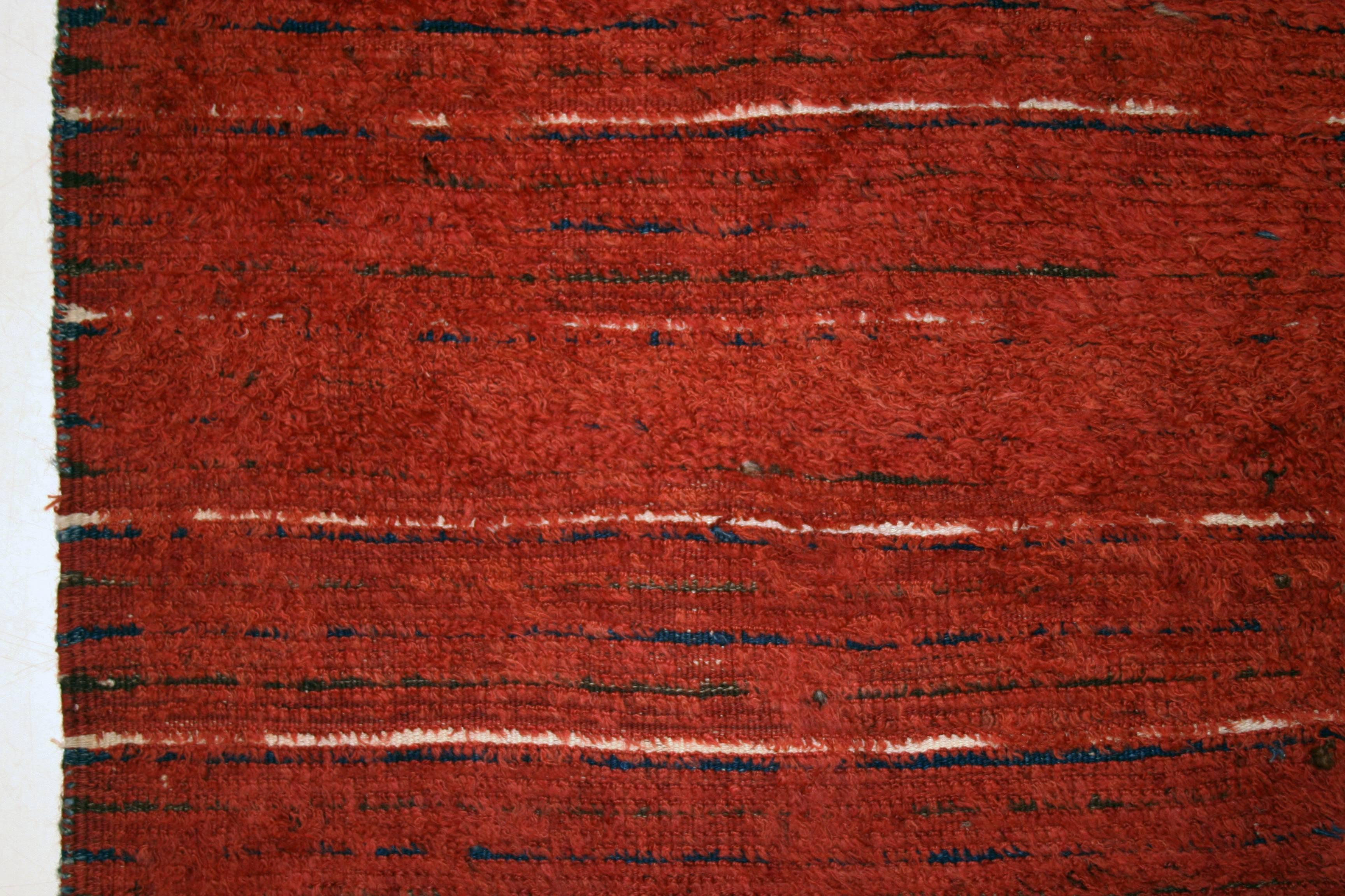 Seltener antiker zentralasiatischer minimalistischer Stammeskunst-Teppich (Handgeknüpft) im Angebot