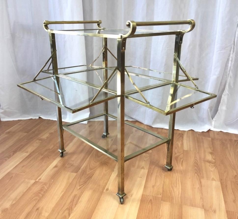 Hollywood Regency Brass and Glass Vitrine-Top Cocktail Cart or Server In Good Condition In San Francisco, CA
