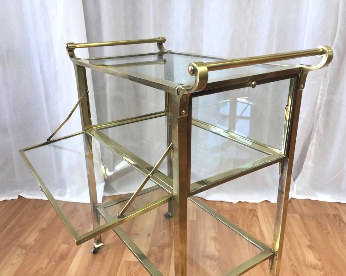 Mid-20th Century Hollywood Regency Brass and Glass Vitrine-Top Cocktail Cart or Server