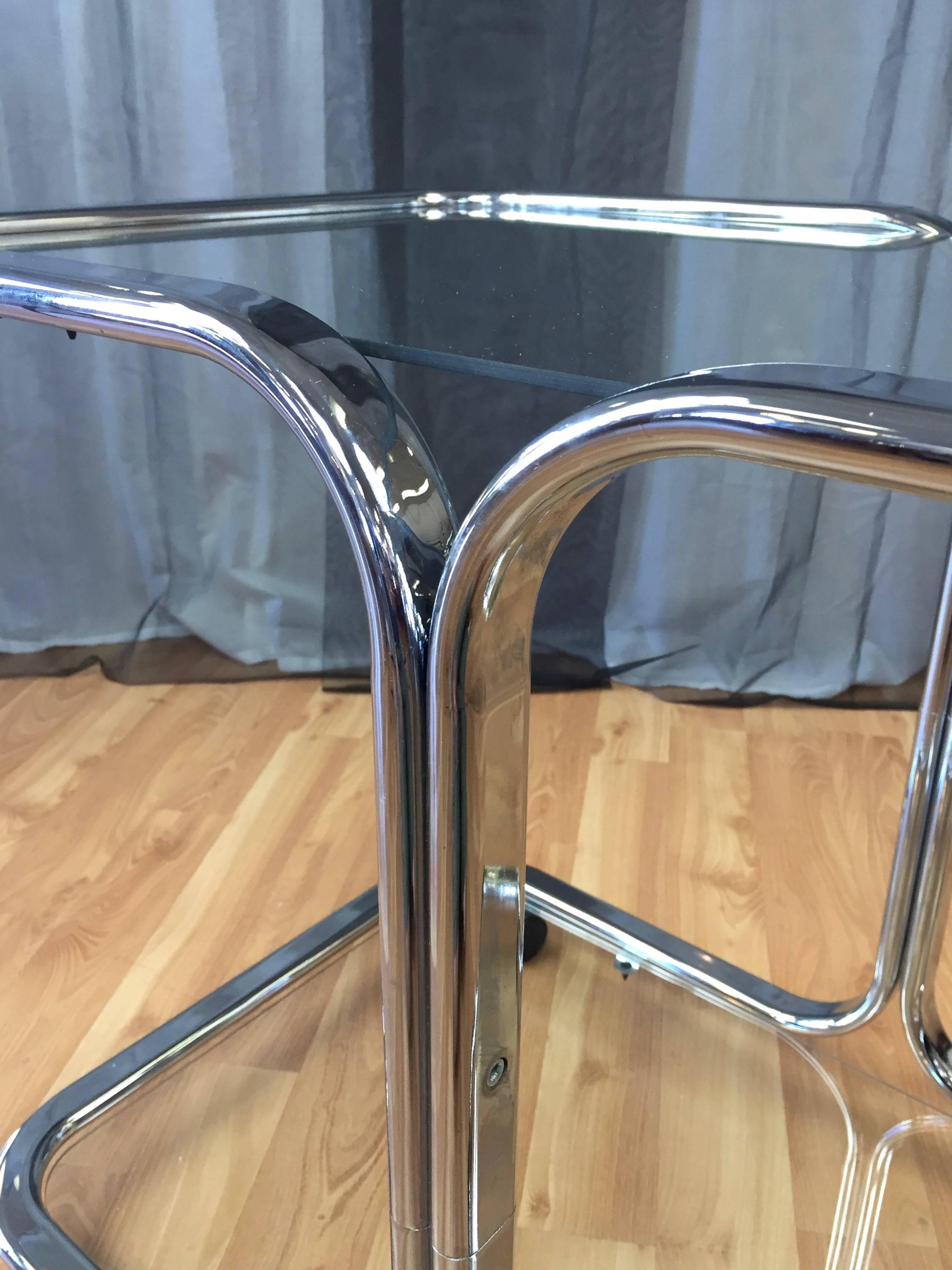 Chrome and Glass Bar Cart in the Manner of Milo Baughman In Good Condition In San Francisco, CA
