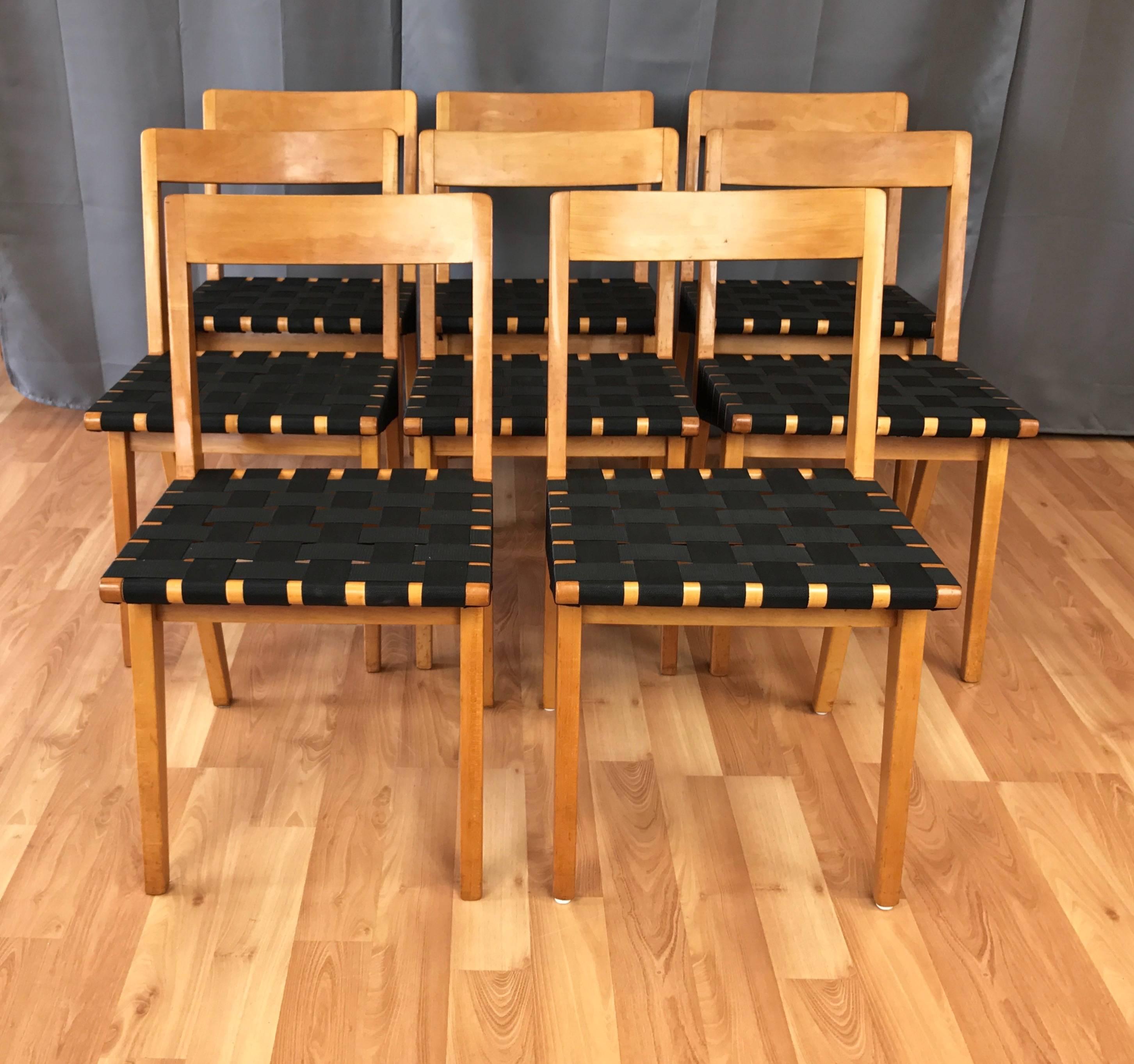 American Early Set of Eight Jens Risom for Knoll 666 Side Chairs