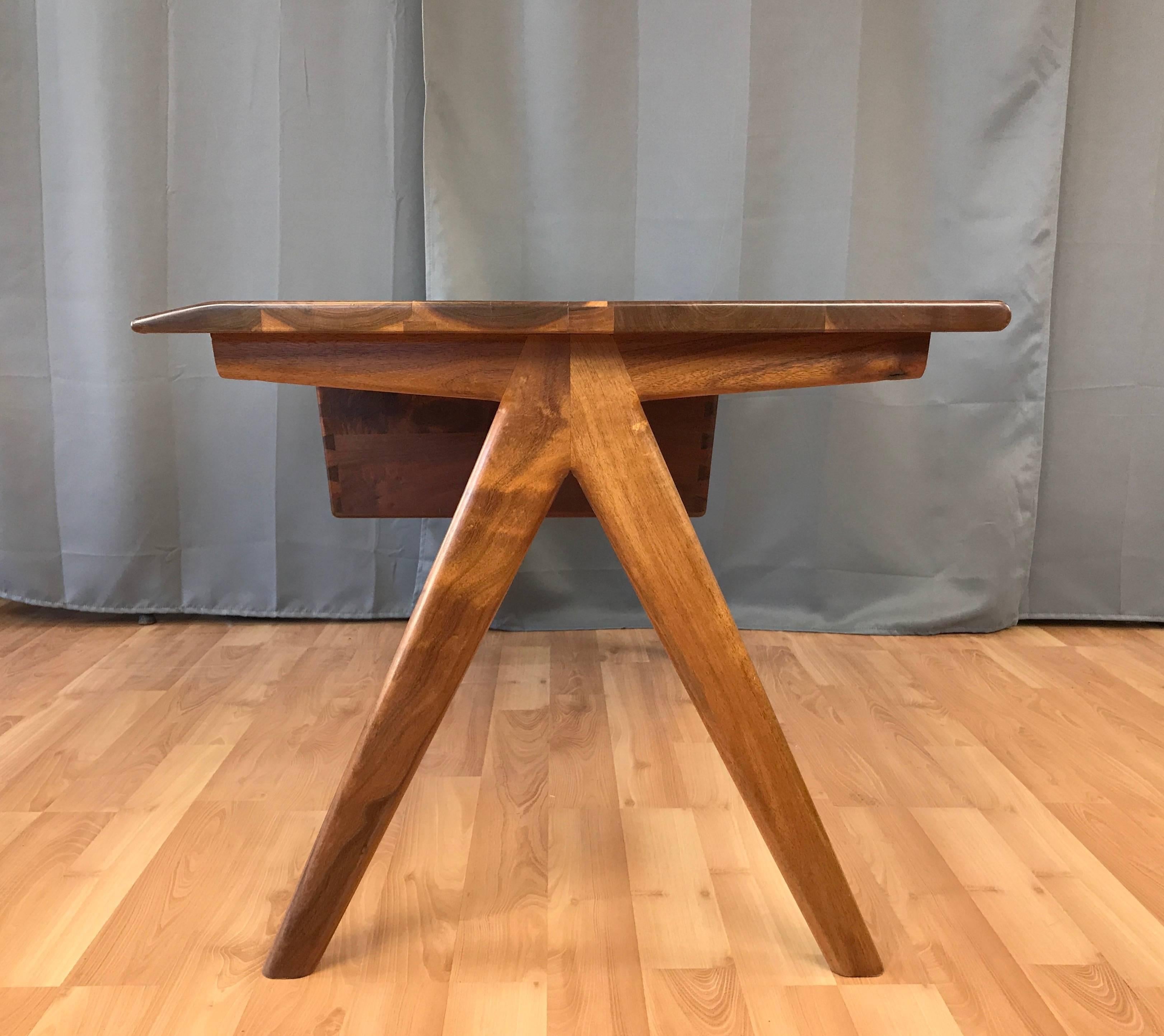 Jim Sweeny Rosewood and Padauk Compass Leg Desk In Good Condition In San Francisco, CA