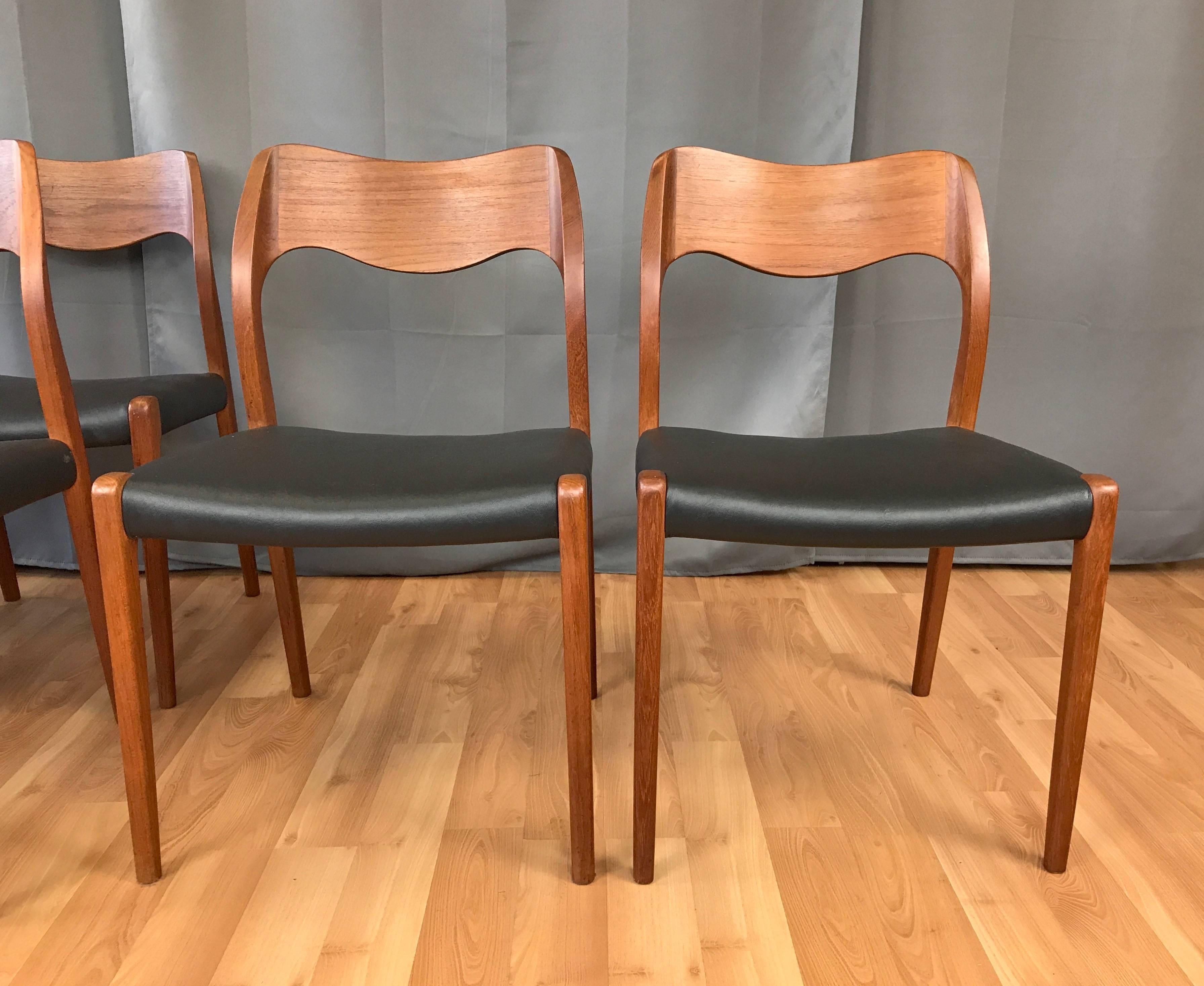 Scandinavian Modern Set of Six N.O. Møller Model 71 Teak Dining Chairs