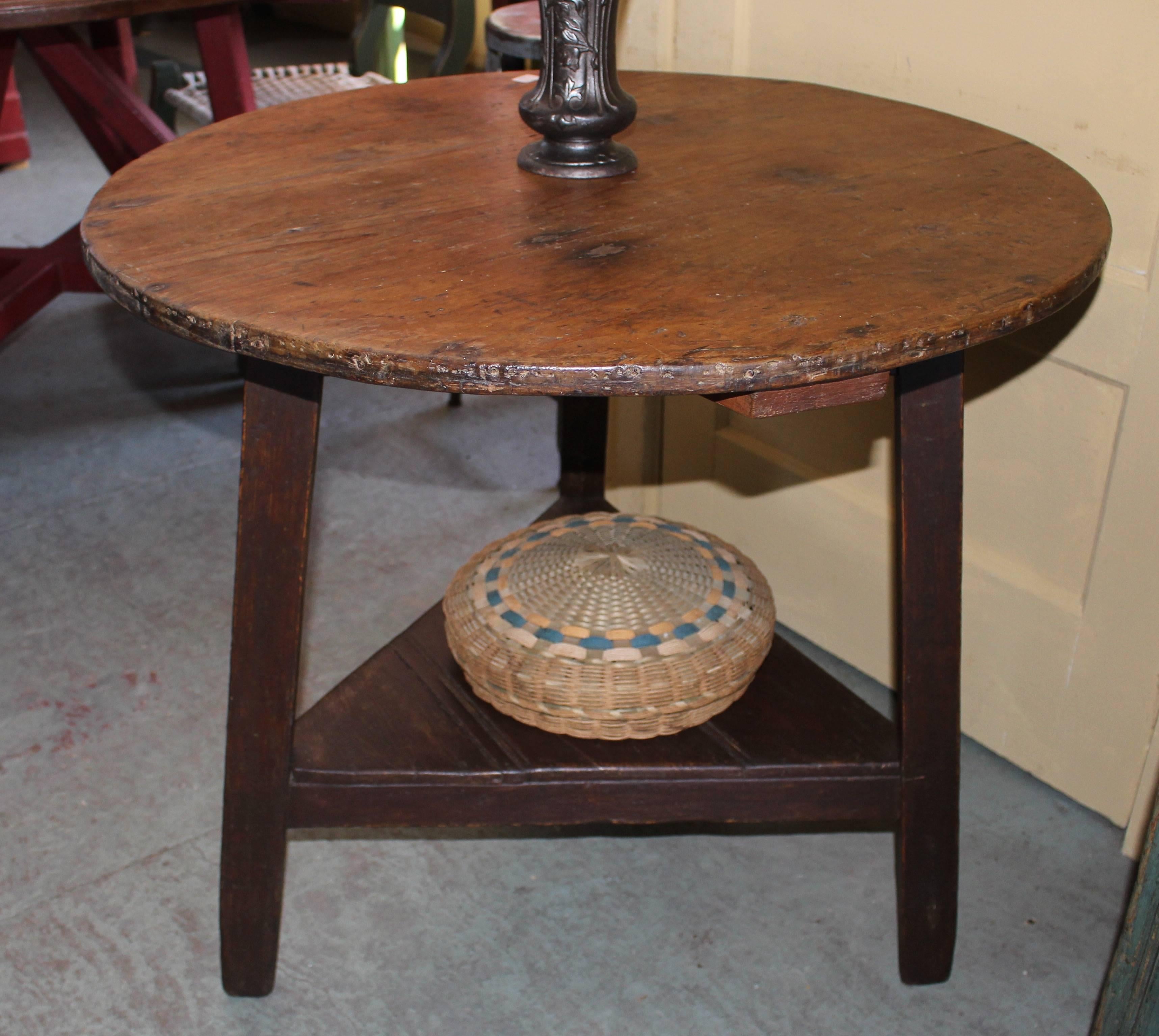 French Provincial Round Pedestal Table  For Sale