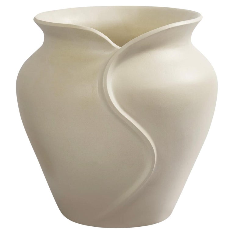 Collar medium stoneware planter, new