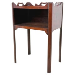 Commode de chevet géorgienne du XVIIIe siècle en acajou