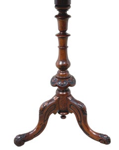 Victorian Burr Walnut Oval Occasional Lamp Table, 19th Century