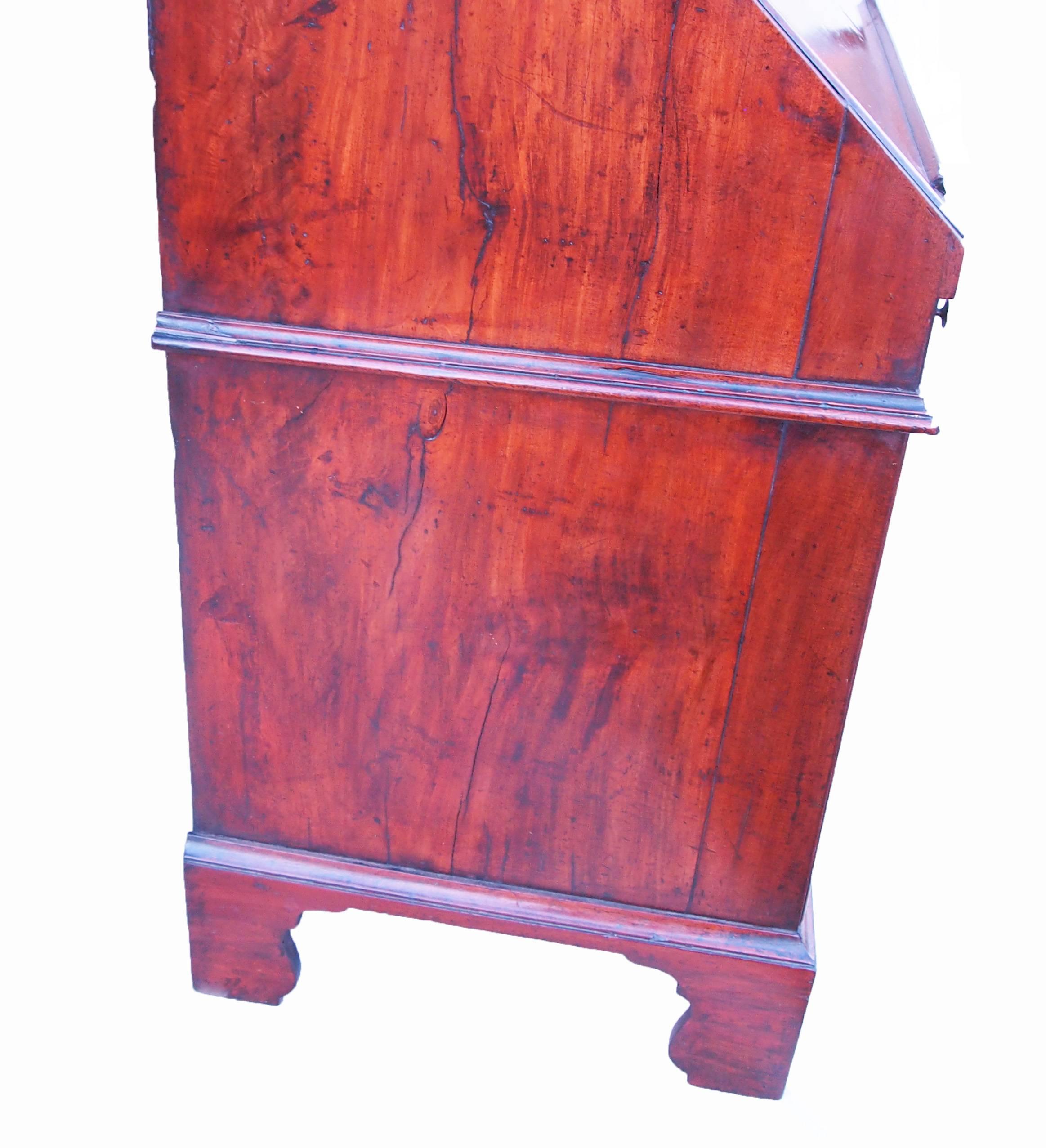 Early 18th Century Solid Walnut English Bureau Bookcase For Sale 1