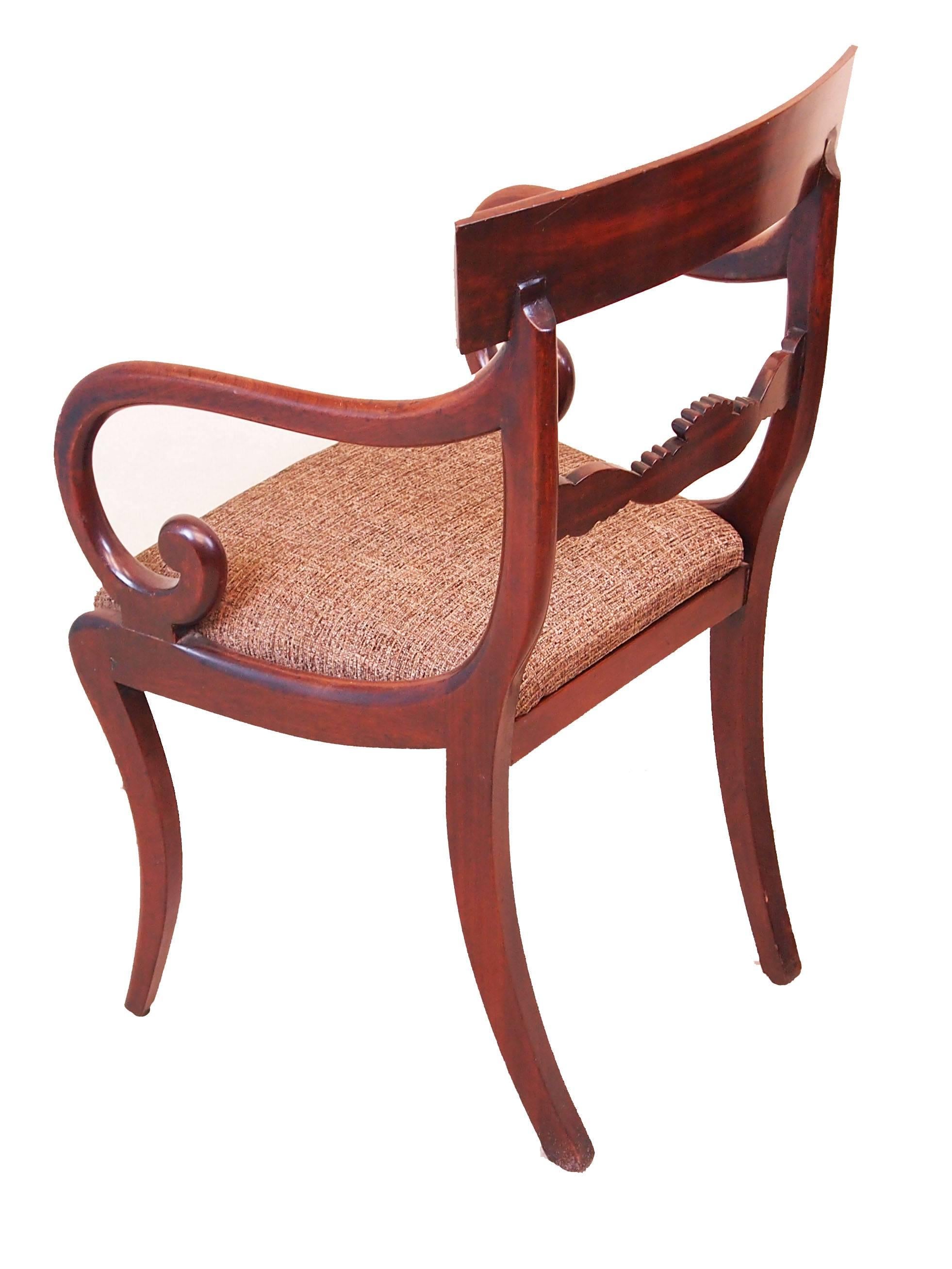 A fine set of eight Regency mahogany dining chairs consisting six singles and two carvers having well figured top rails with carved decoration standing on elegant sabre legs.

SHIPPING

Please be aware, that I the seller of this item, am able to