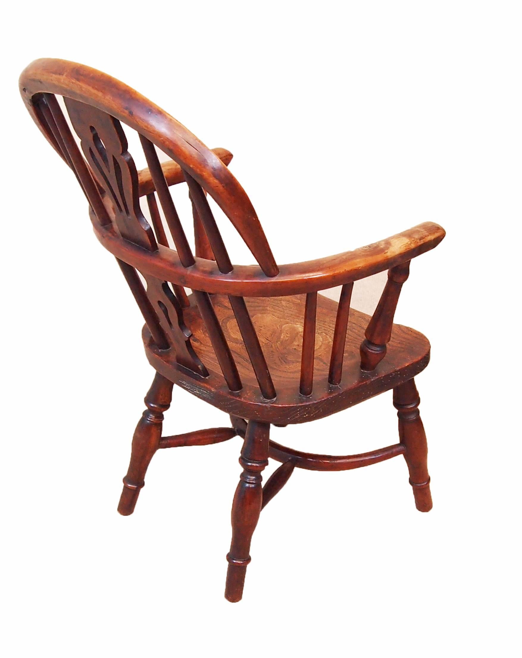 Antique 19th Century Yew Childs Windsor Chair In Good Condition In Bedfordshire, GB