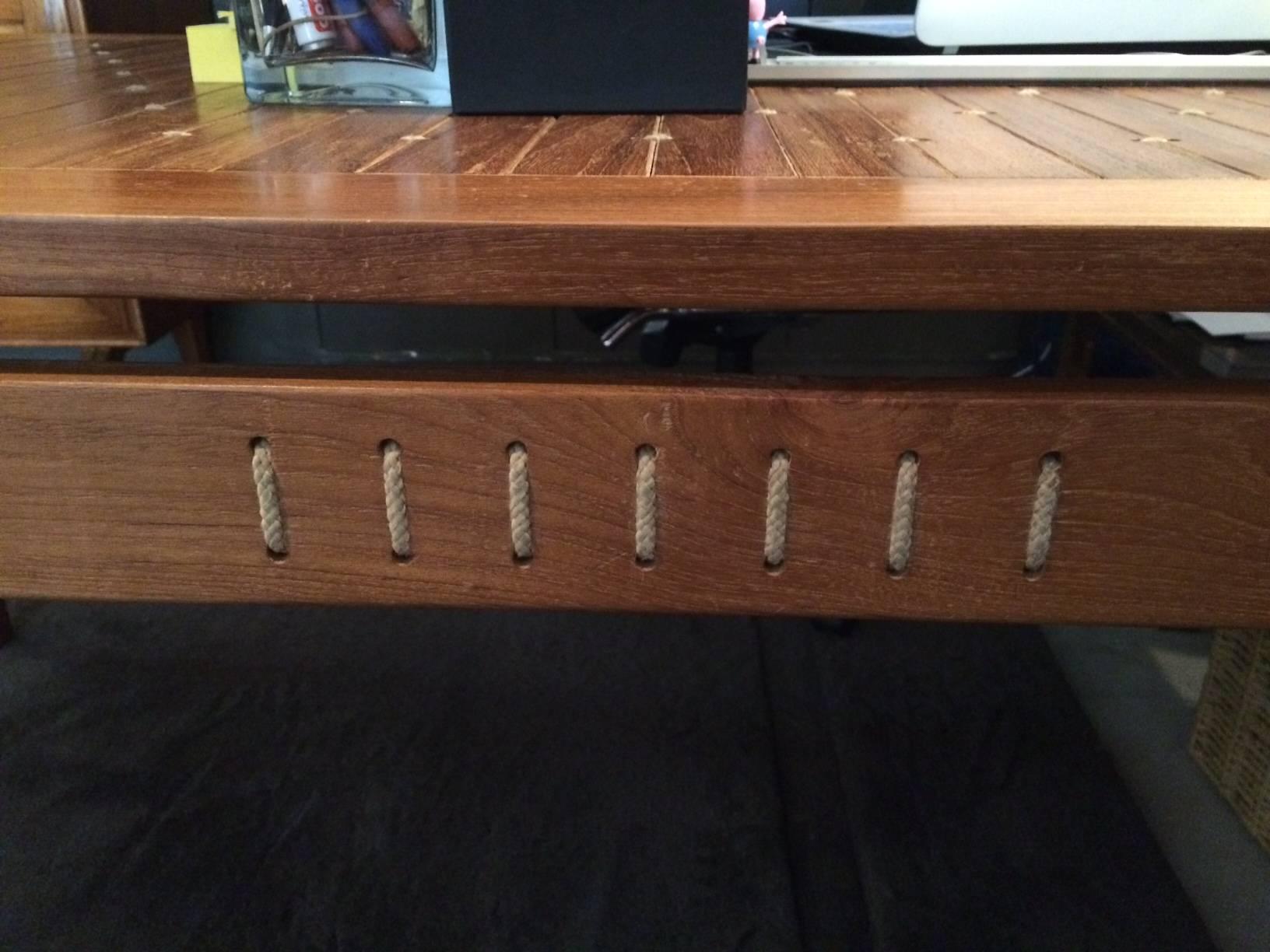 Walnut Table with Pass-Through Rope-Work In Excellent Condition In Madrid, Madrid