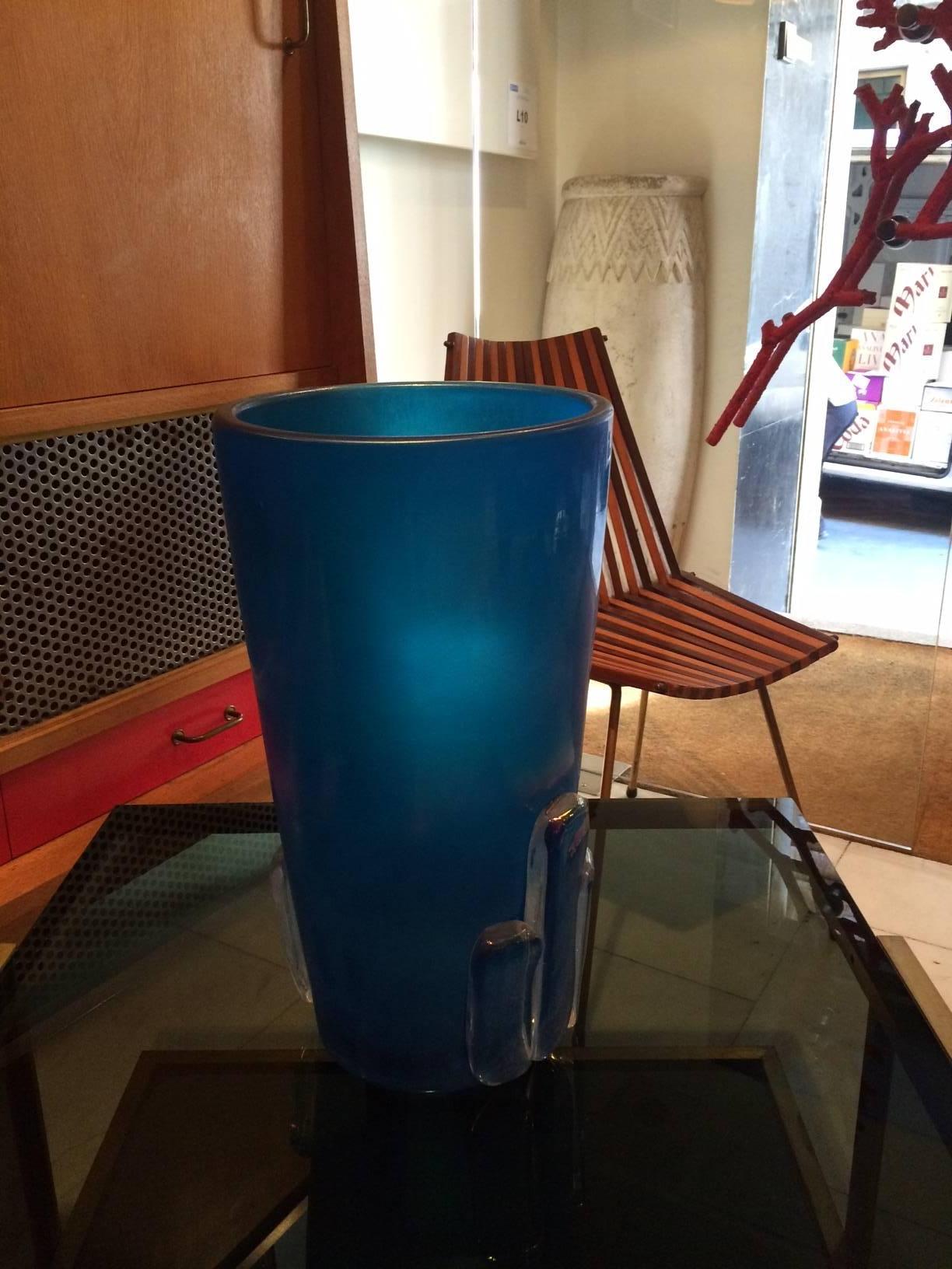 Blue-Colored Murano Glass Vase by Giulio Ferro In Excellent Condition For Sale In Madrid, Madrid