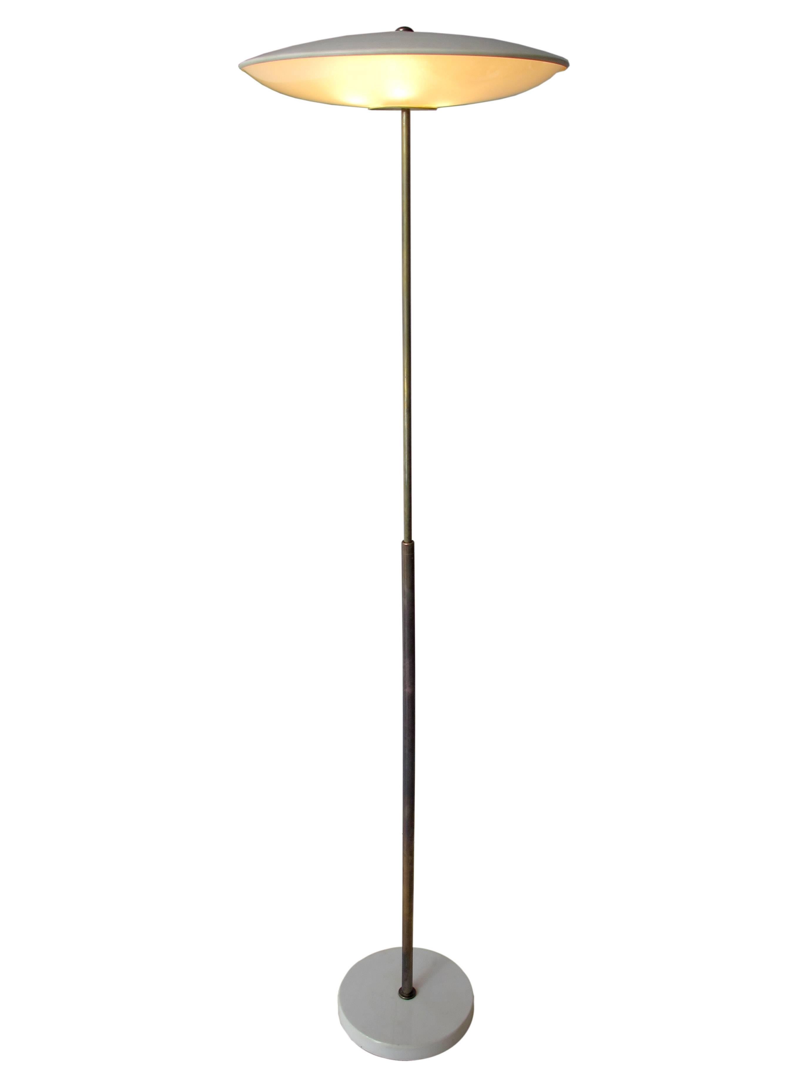 A rare sculptural standing lamp in brass, marble and brass.
Giuseppe Ostuni for O Luce.
c 1960.
Italy

