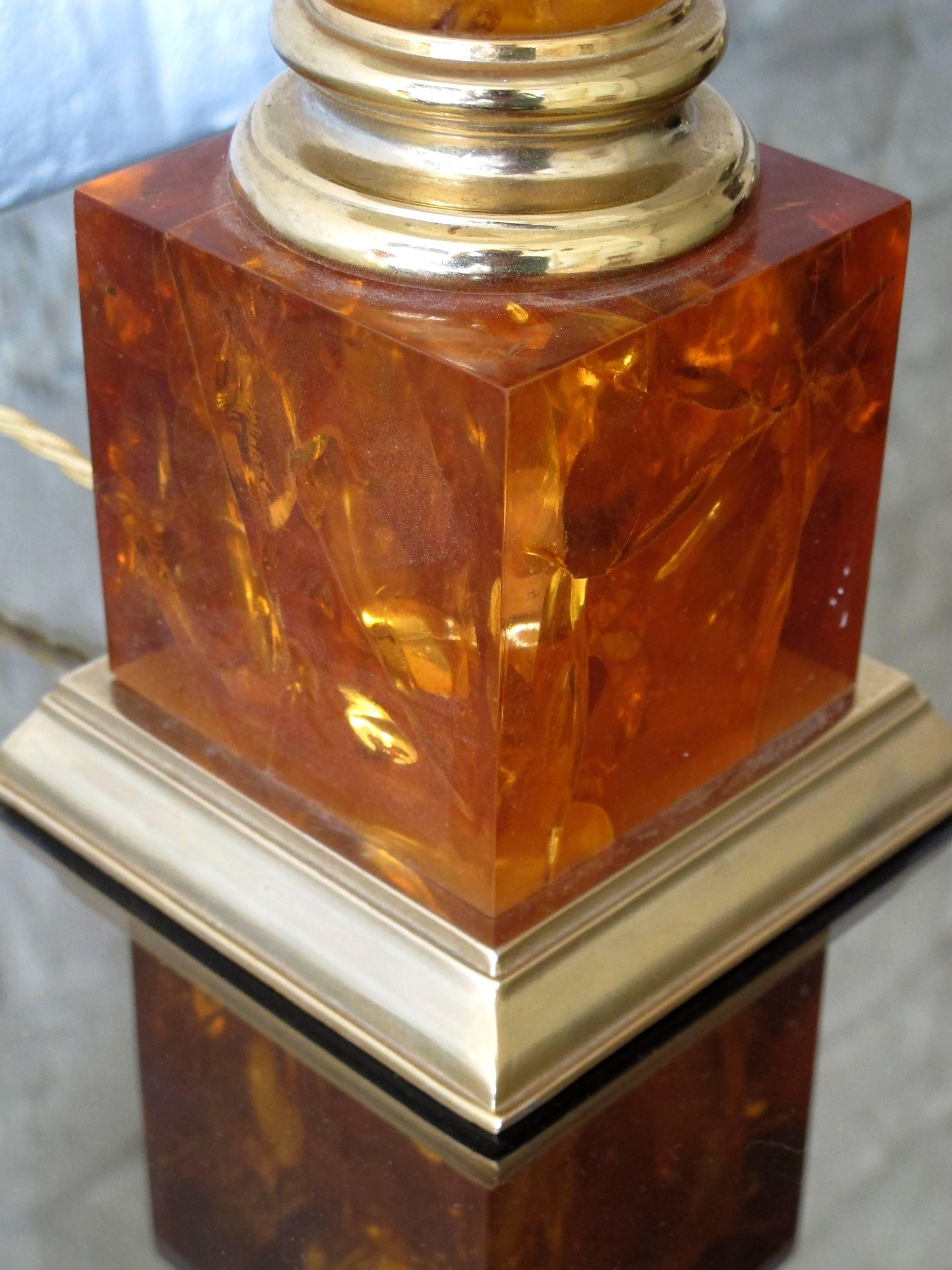 Mid-Century Modern 1970s Table Column Lamp in Amber Resin For Sale