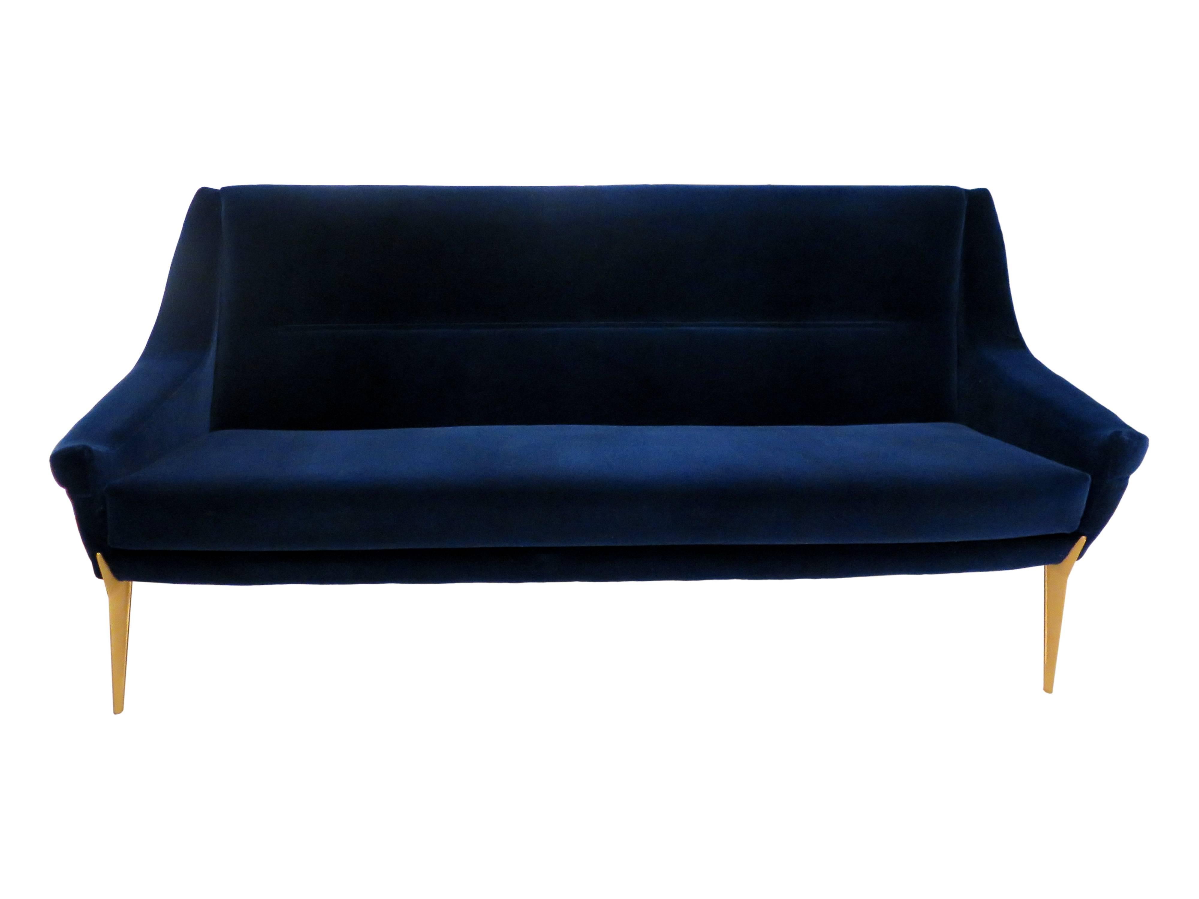 Sofa with anodised cast aluminium legs.
Designed by Charles Ramos.
Edited by SAS, 
circa 1950.
France

New mohair Upholstery.