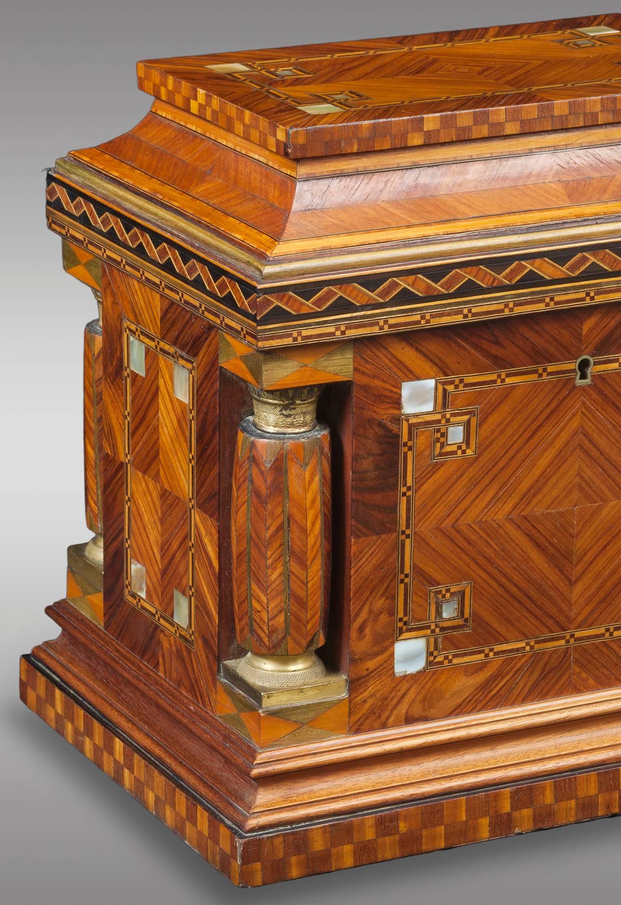 Jeweller box in rosewood marquetry with mother-of-pearl applications, circa 1930, France.