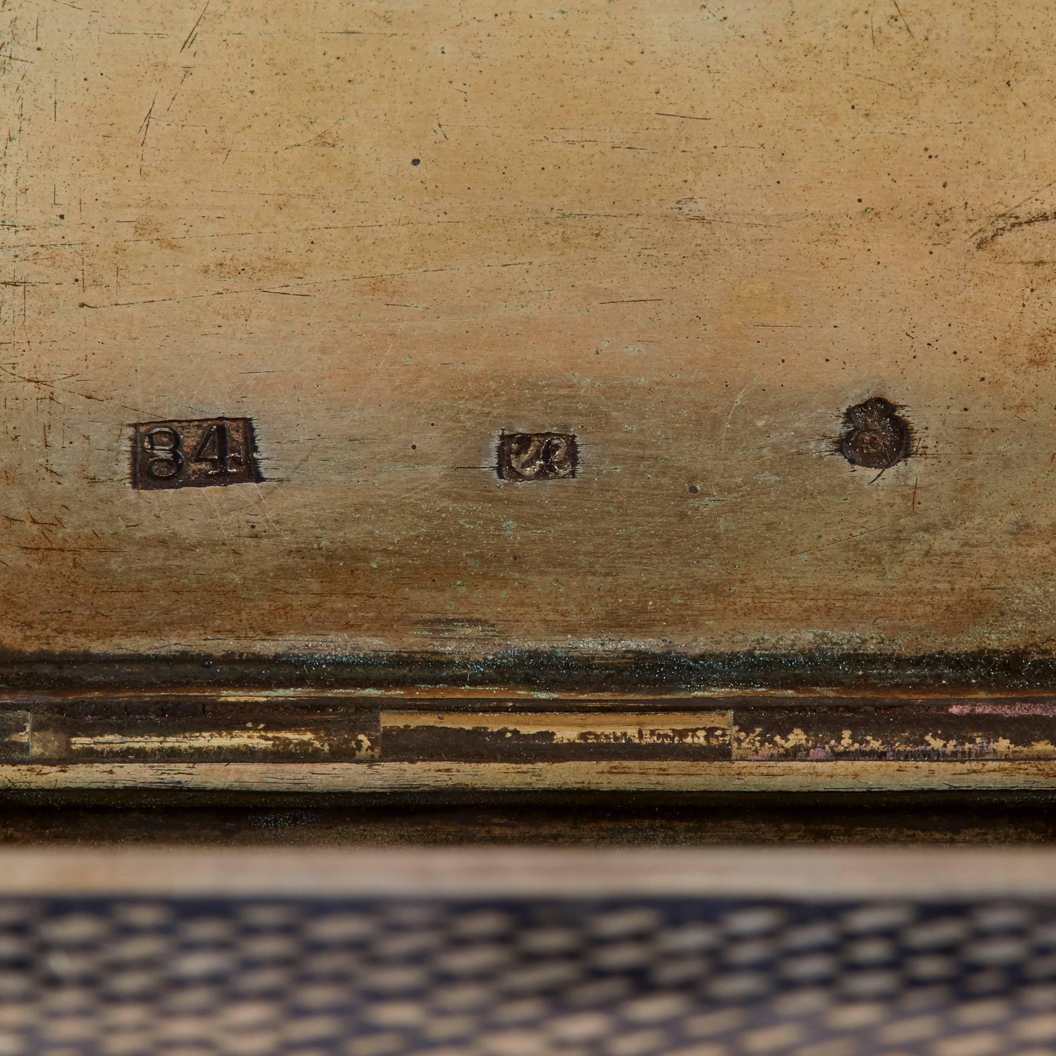 Antike russische Niello-Schnupftabakdose aus Silber mit rechteckigem Scharnierdeckel (19. Jahrhundert) im Angebot
