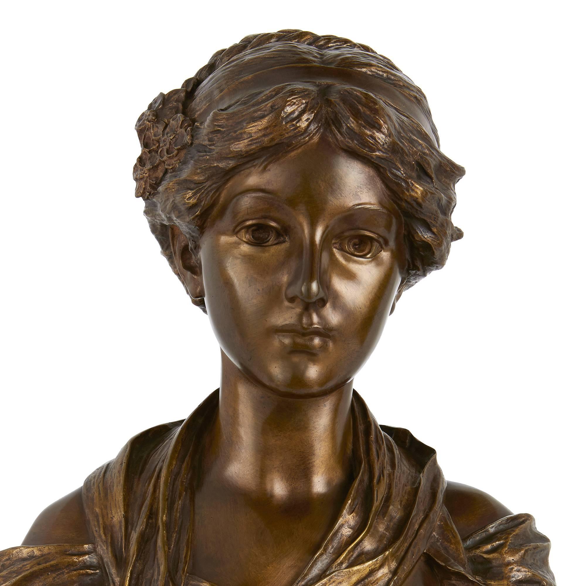 Patinated Bronze Antique Bust of a Young Lady, after Greuze In Good Condition For Sale In London, GB