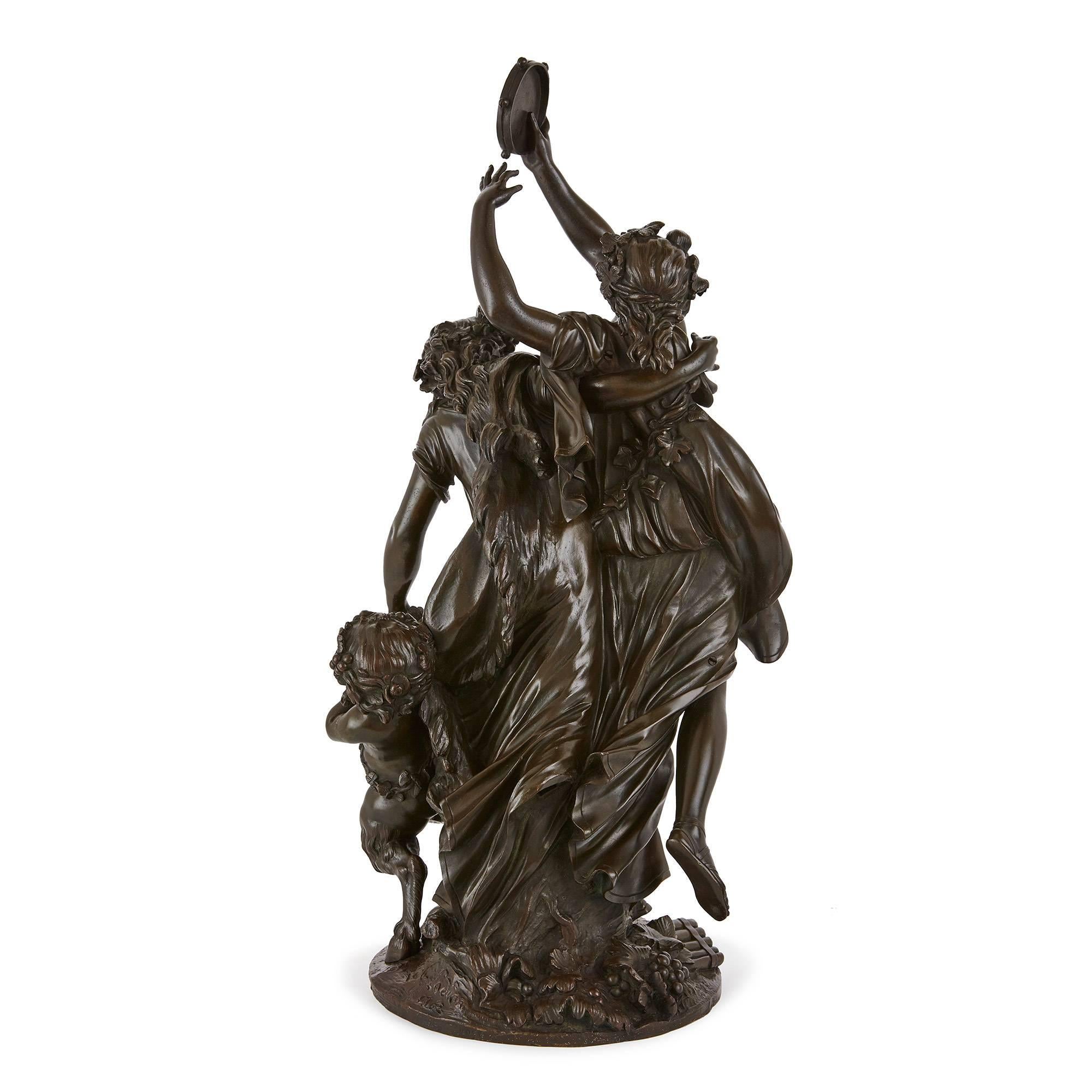 Rococo Groupe sculptural français ancien de Bacchanalia en bronze patiné d'après Clodion en vente