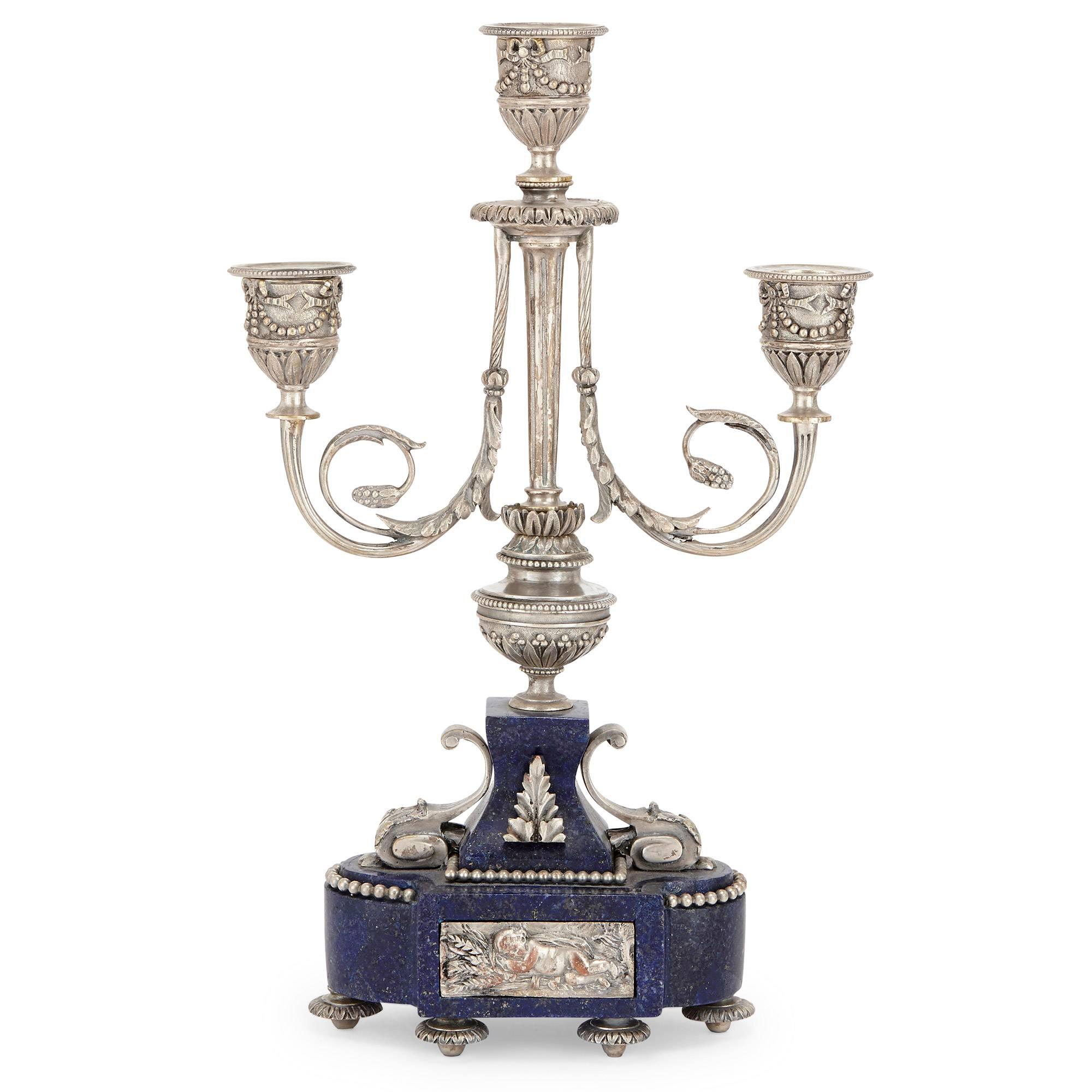 Ensemble de trois pièces d'horloges françaises anciennes en lapis-lazuli et bronze argenté Bon état - En vente à London, GB