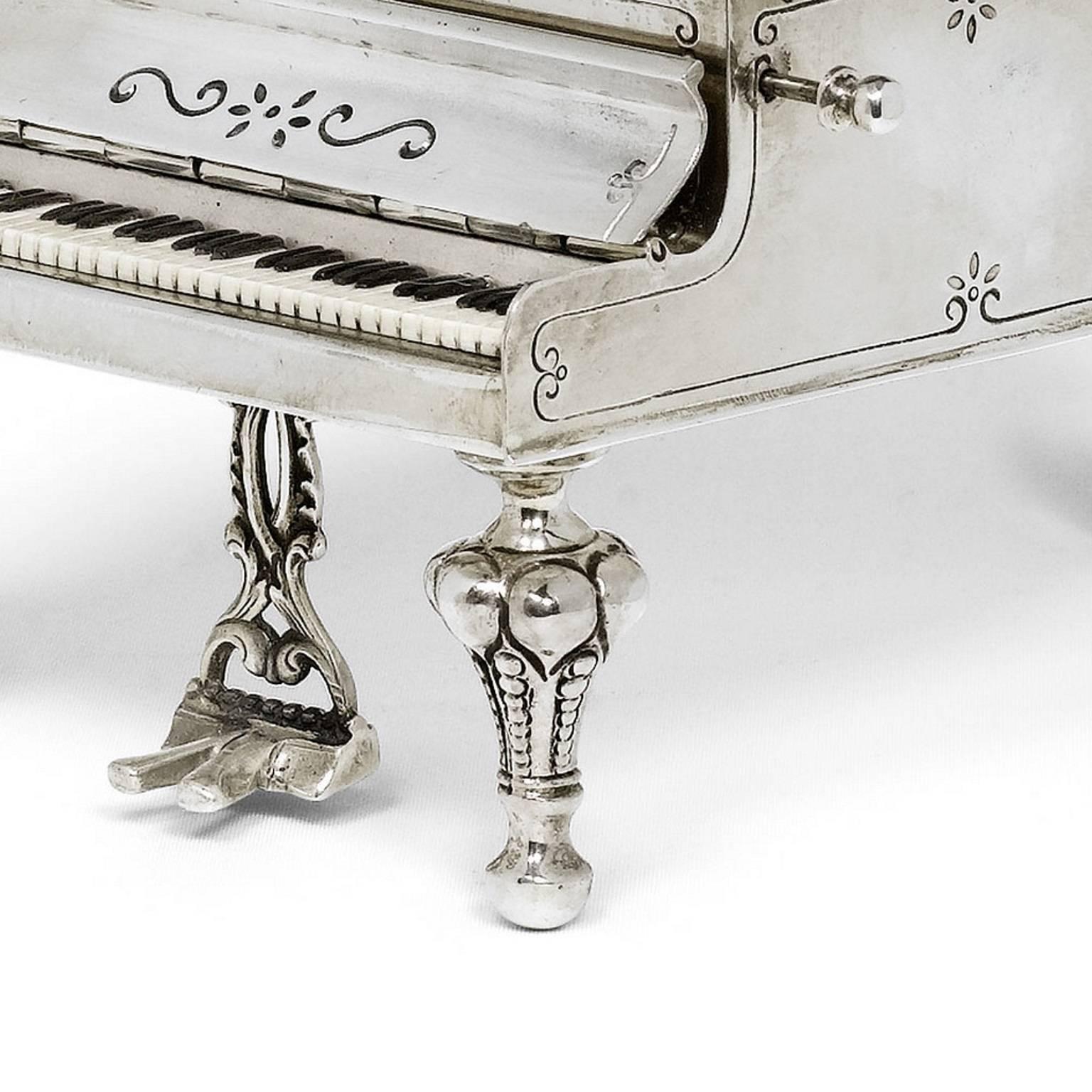 Antique German Silver Music Box in the Form of a Grand Piano In Good Condition For Sale In London, GB