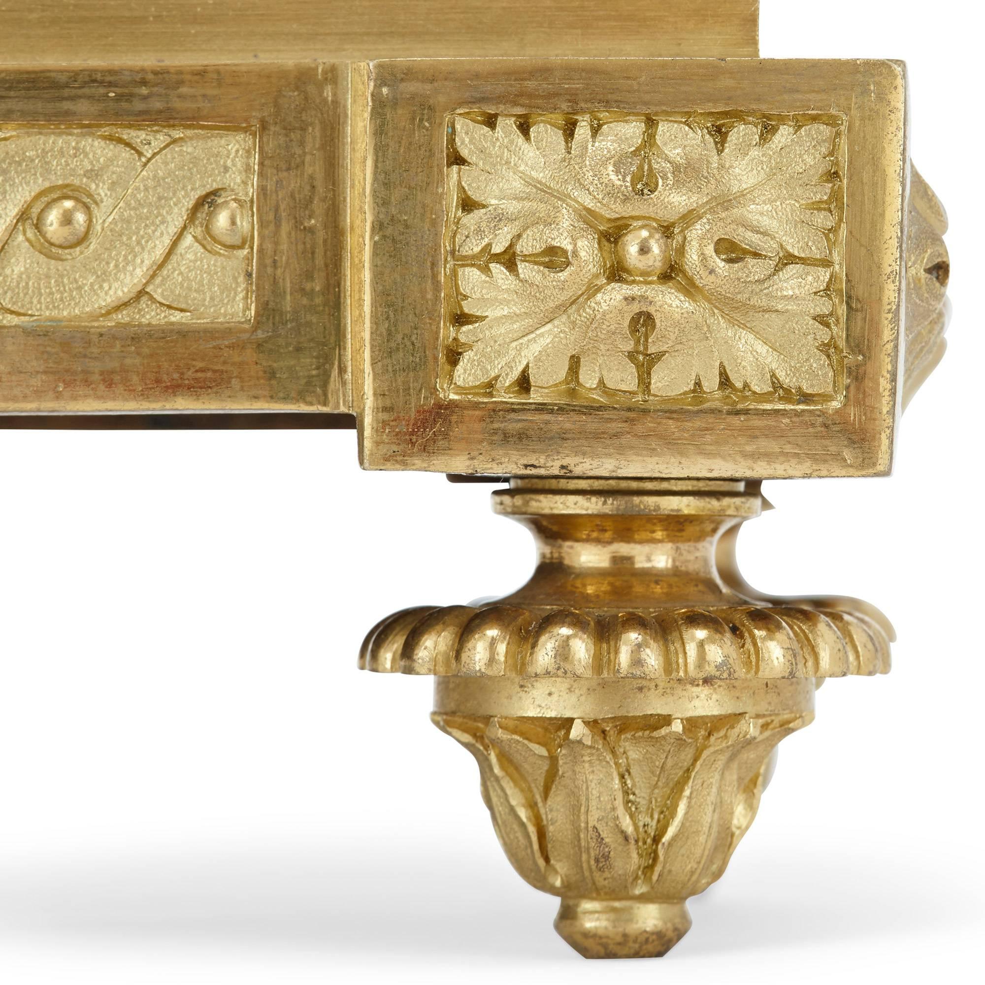 Pendule de cheminée de style néoclassique français en bronze argenté et bronze doré par Beurdeley en vente 1