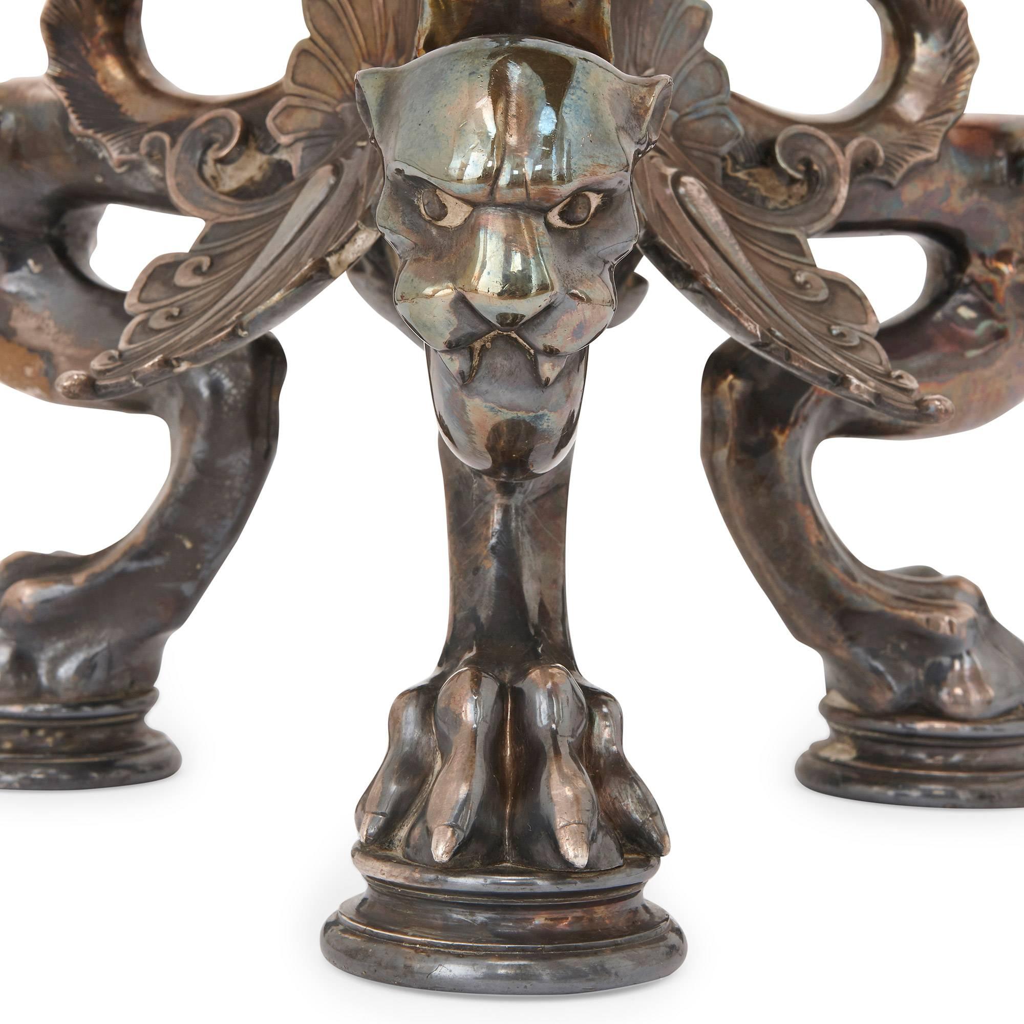 Paire de grands lampadaires anciens en bronze argenté, attribués à Barbedienne Bon état - En vente à London, GB
