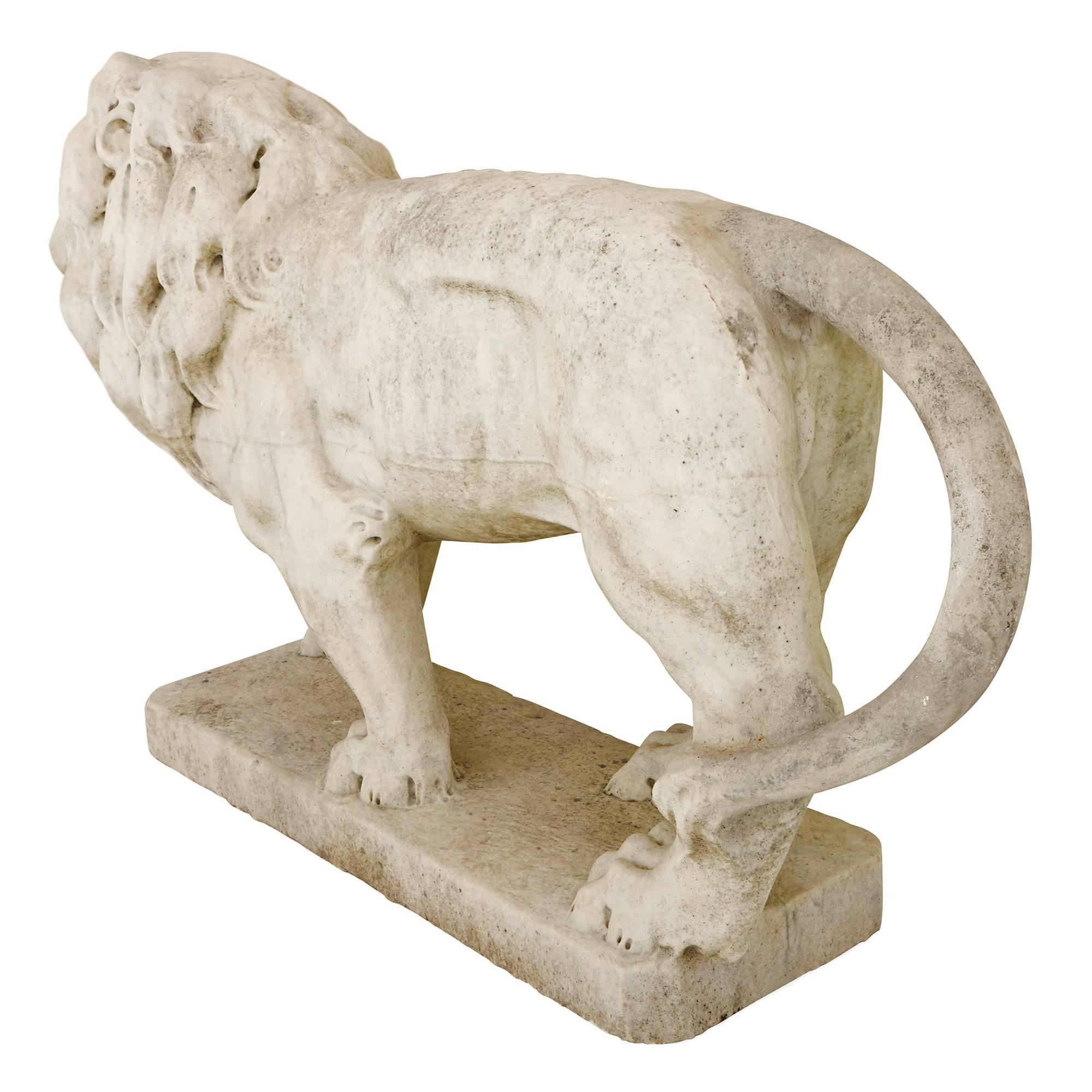 Antique Pair of Italian Marble Lion Sculptures in the Neoclassical Style 2
