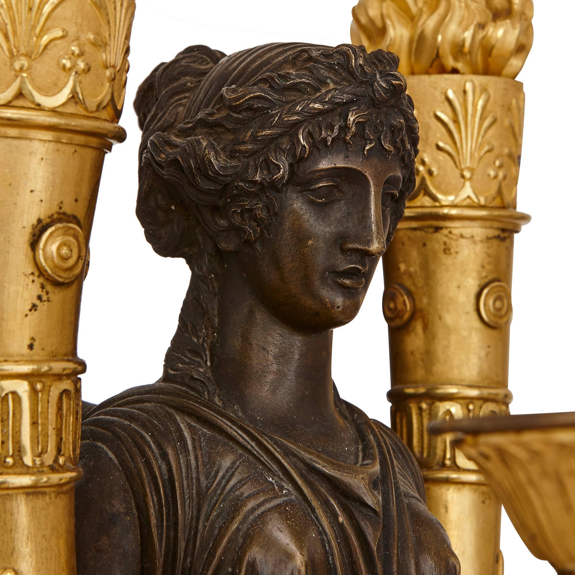 Vergoldete Bronzekandelaber aus der französischen Empire-Periode  im Zustand „Gut“ im Angebot in London, GB