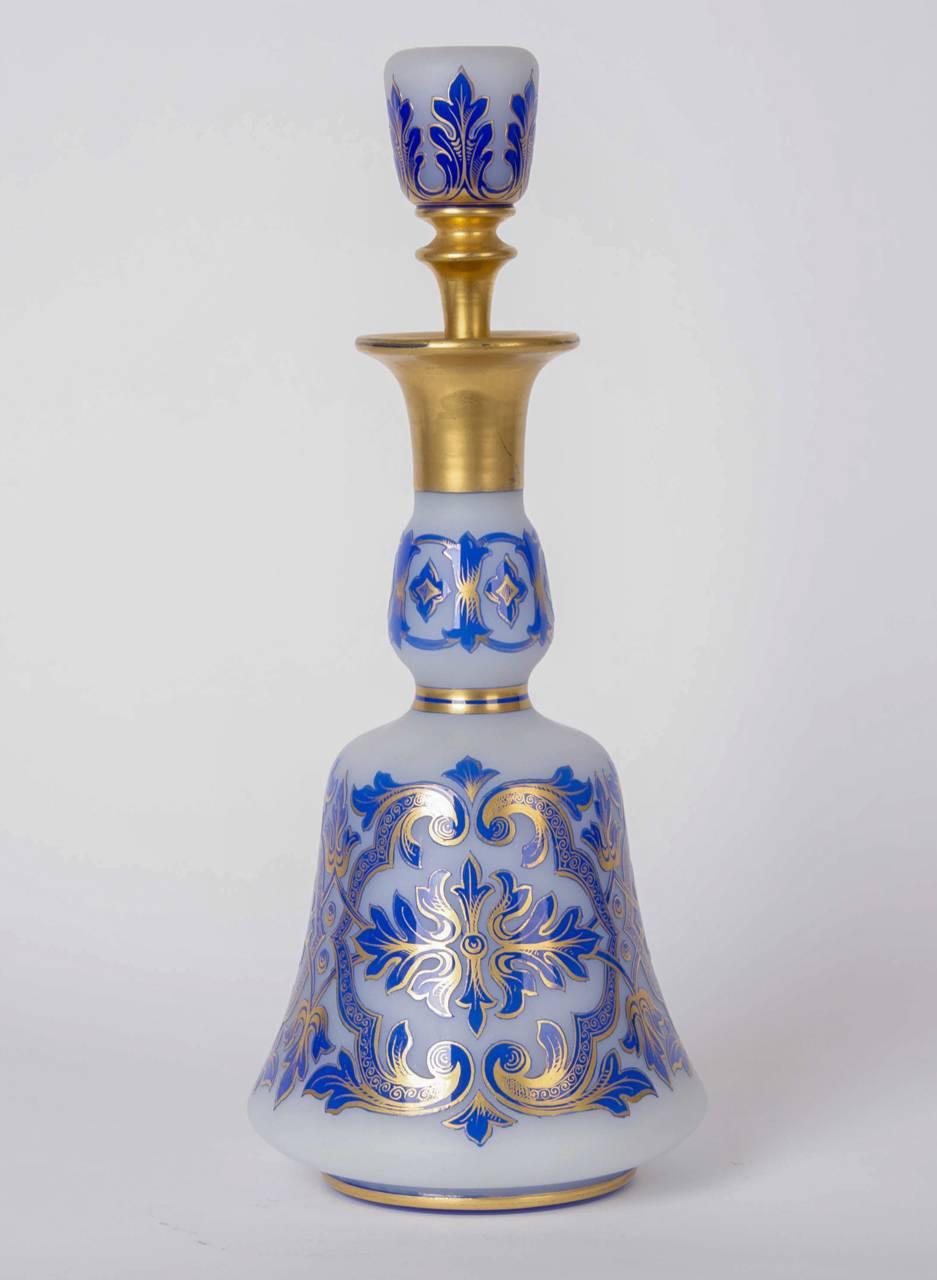 XIXe siècle Ensemble de boissons de luxe de quatre pièces avec incrustation de verre bleu en vente